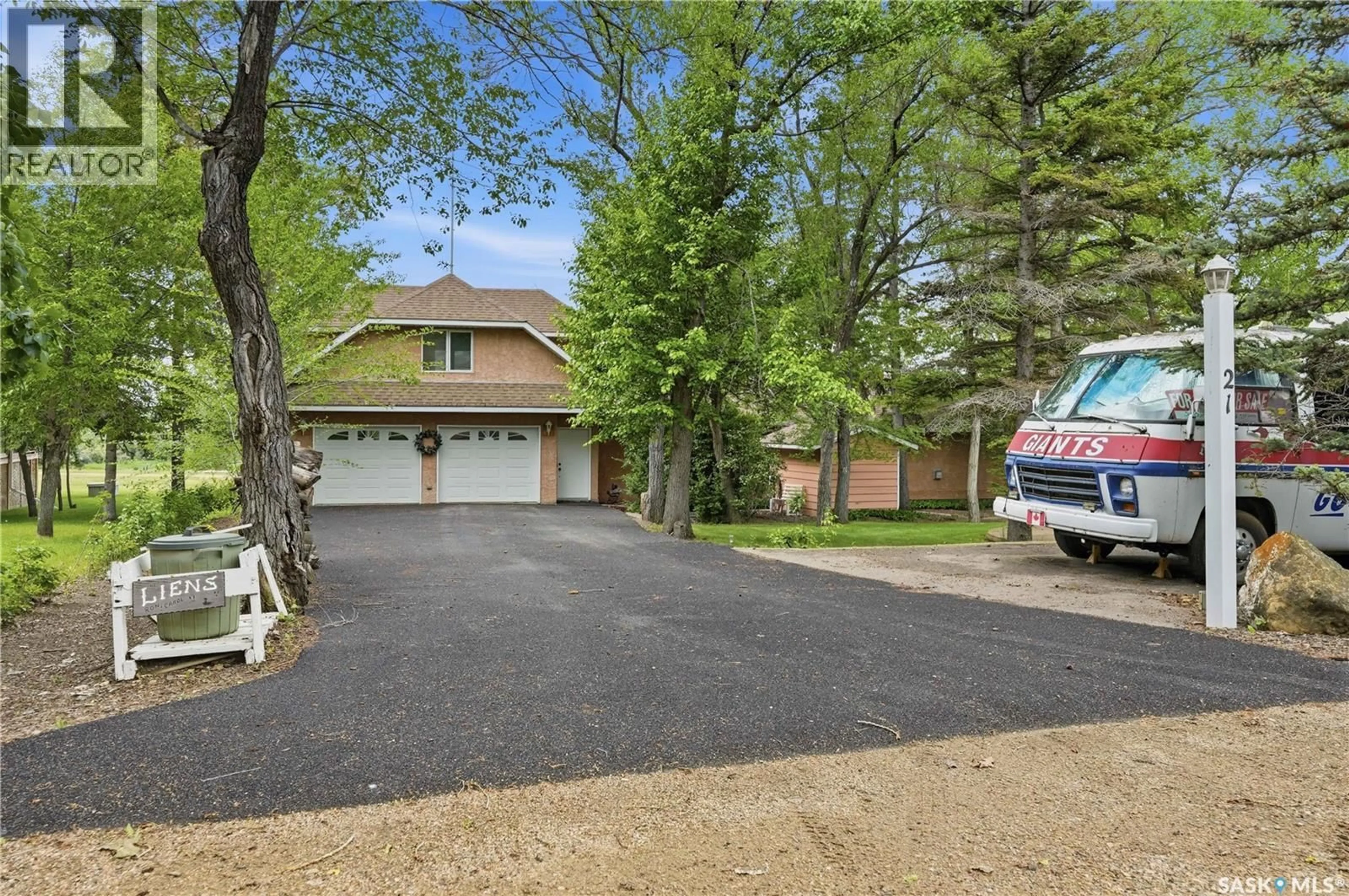 A pic from outside/outdoor area/front of a property/back of a property/a pic from drone, street for 21 PELICAN STREET, Wood River Rm No. 74 Saskatchewan S0H2K0
