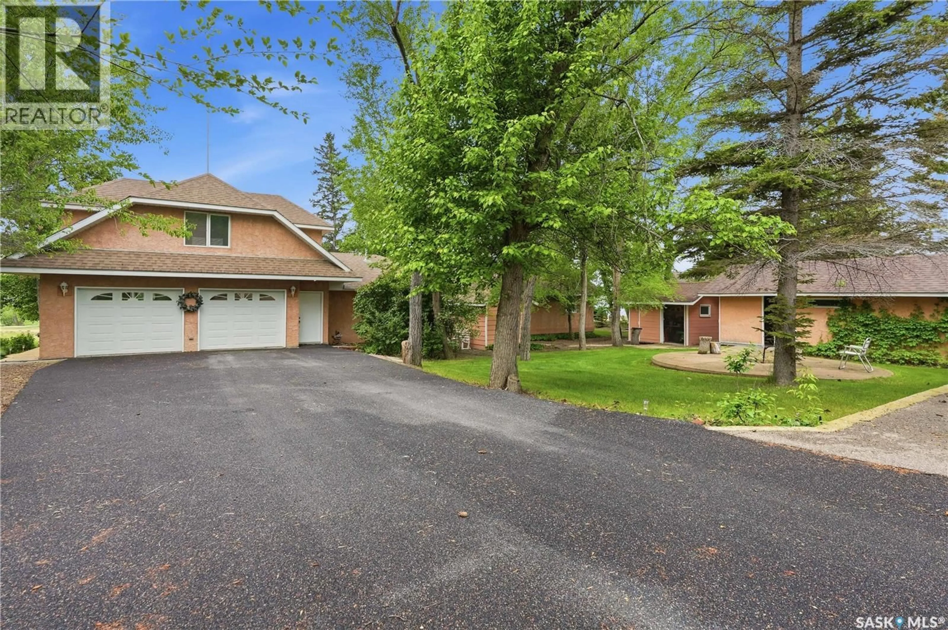 A pic from outside/outdoor area/front of a property/back of a property/a pic from drone, street for 21 PELICAN STREET, Wood River Rm No. 74 Saskatchewan S0H2K0