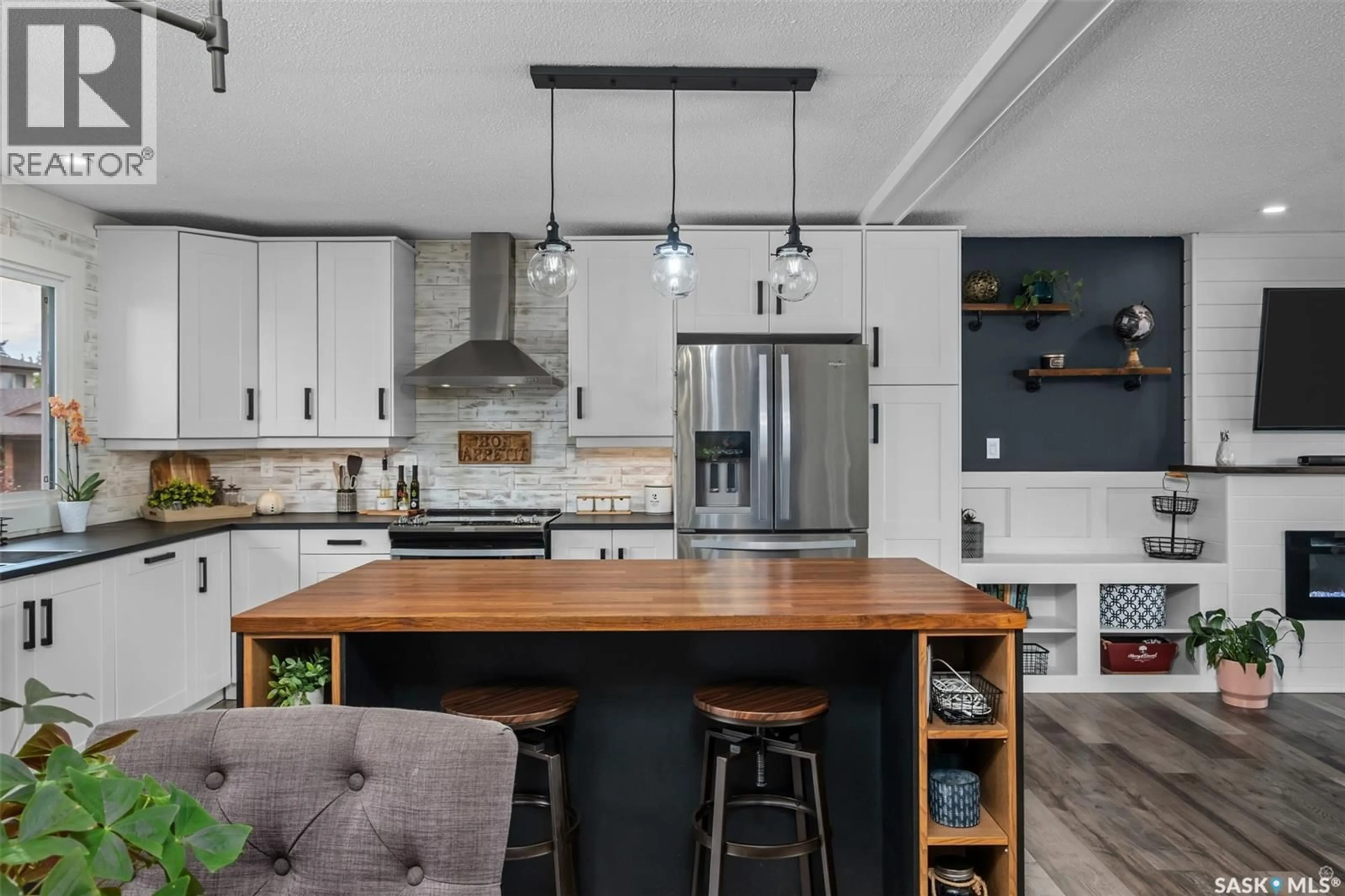 Open concept kitchen, unknown for 934 KING PLACE, Prince Albert Saskatchewan S6V6K8