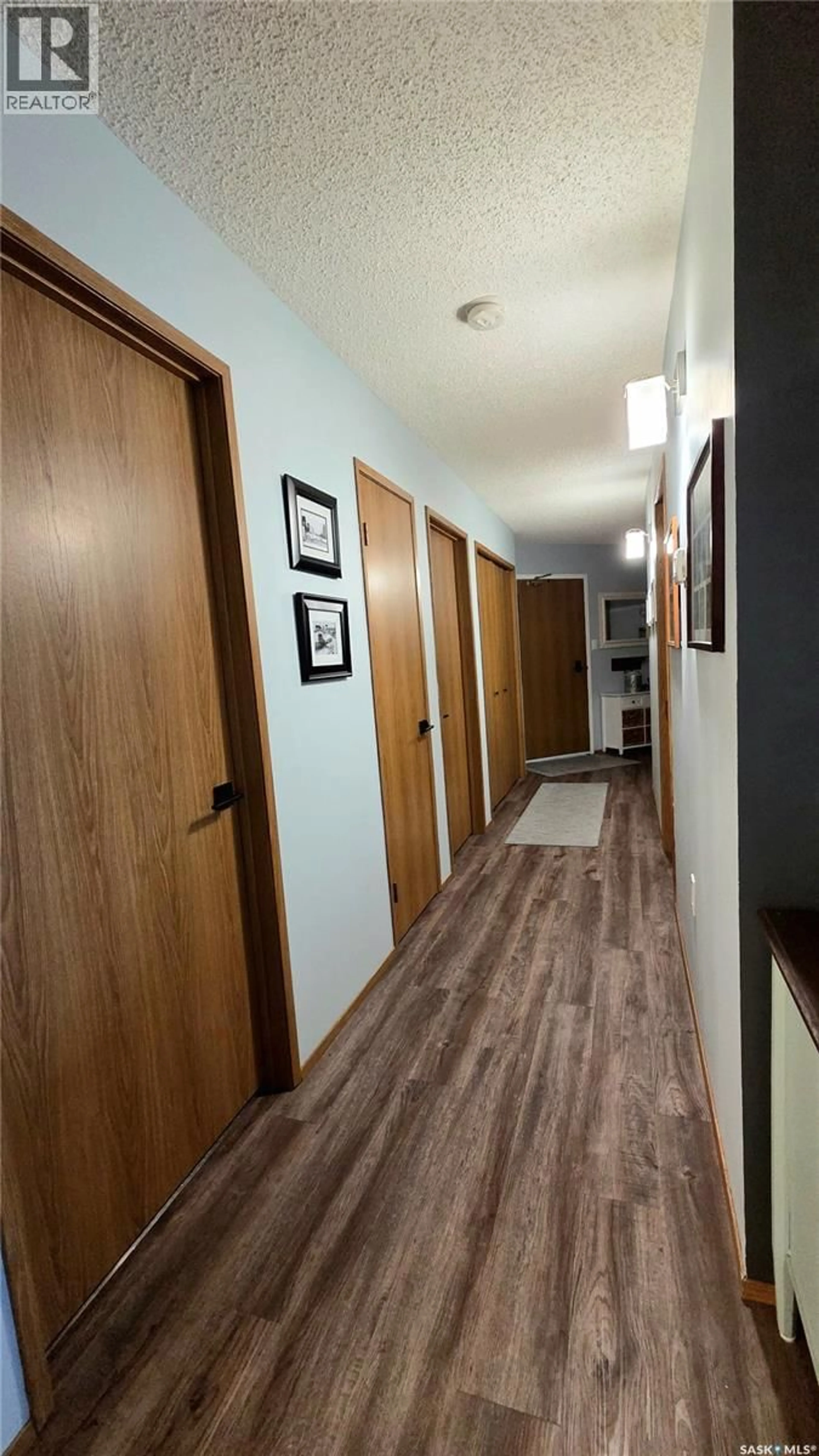 Indoor foyer for 12 1391 98TH STREET, North Battleford Saskatchewan S9A0M1