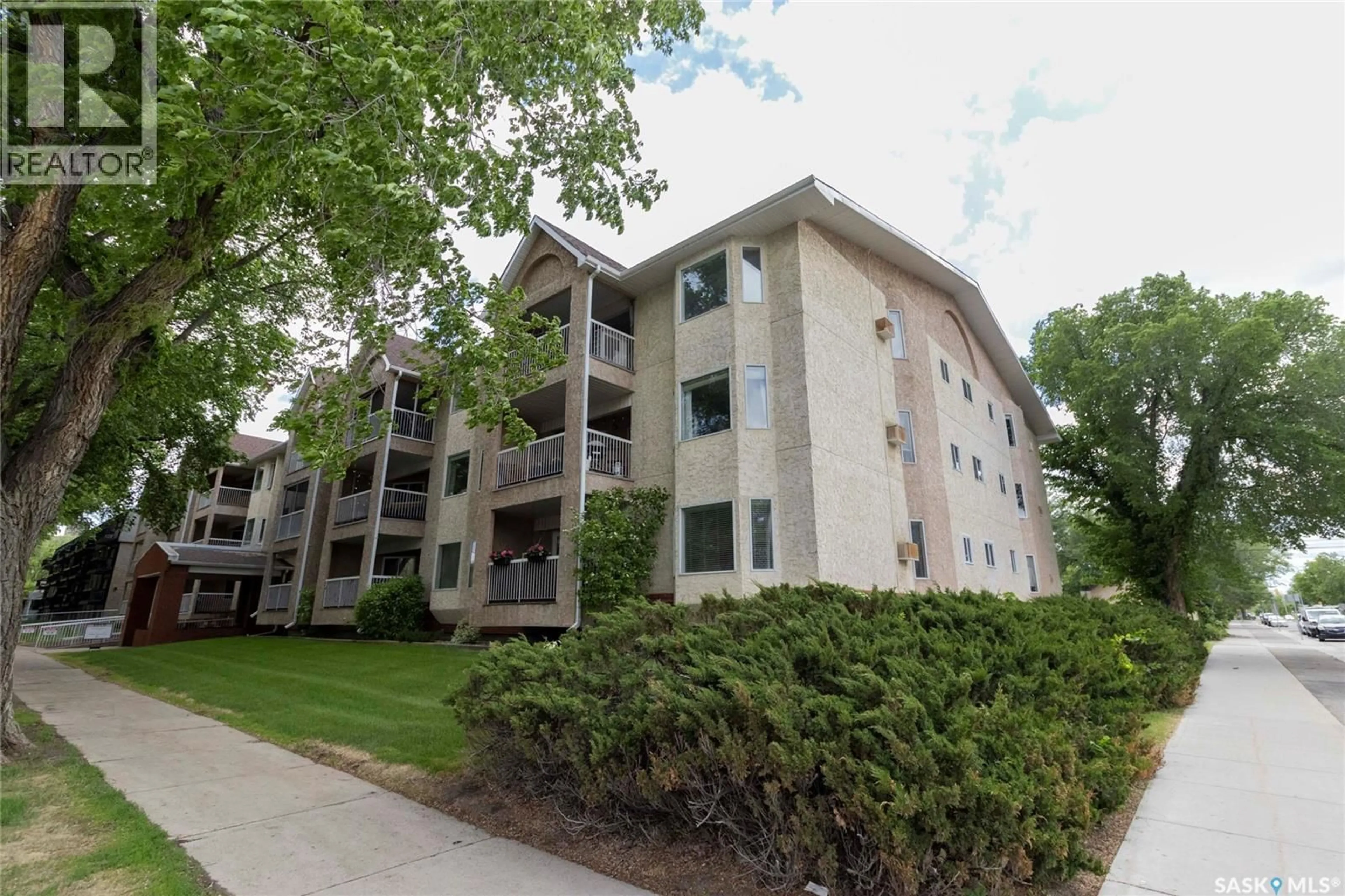 Patio, building for 209 - 410 MAIN STREET, Saskatoon Saskatchewan S7N0B8