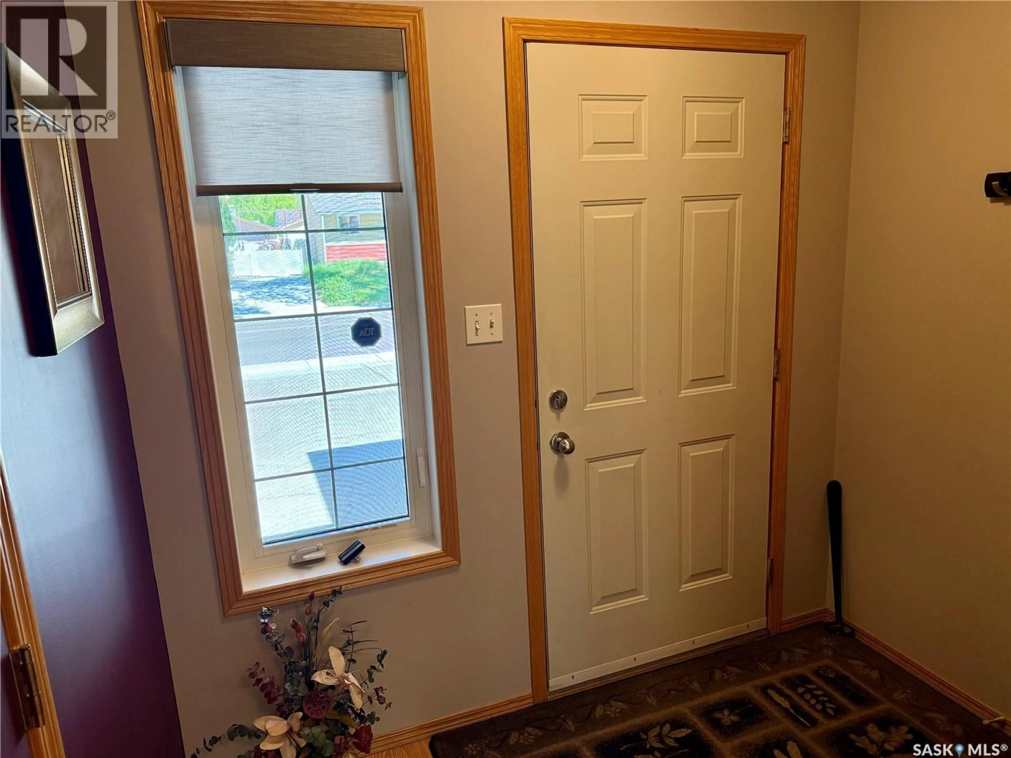 Indoor entryway for 223 MIKKELSON DRIVE, Regina Saskatchewan S4T0A3