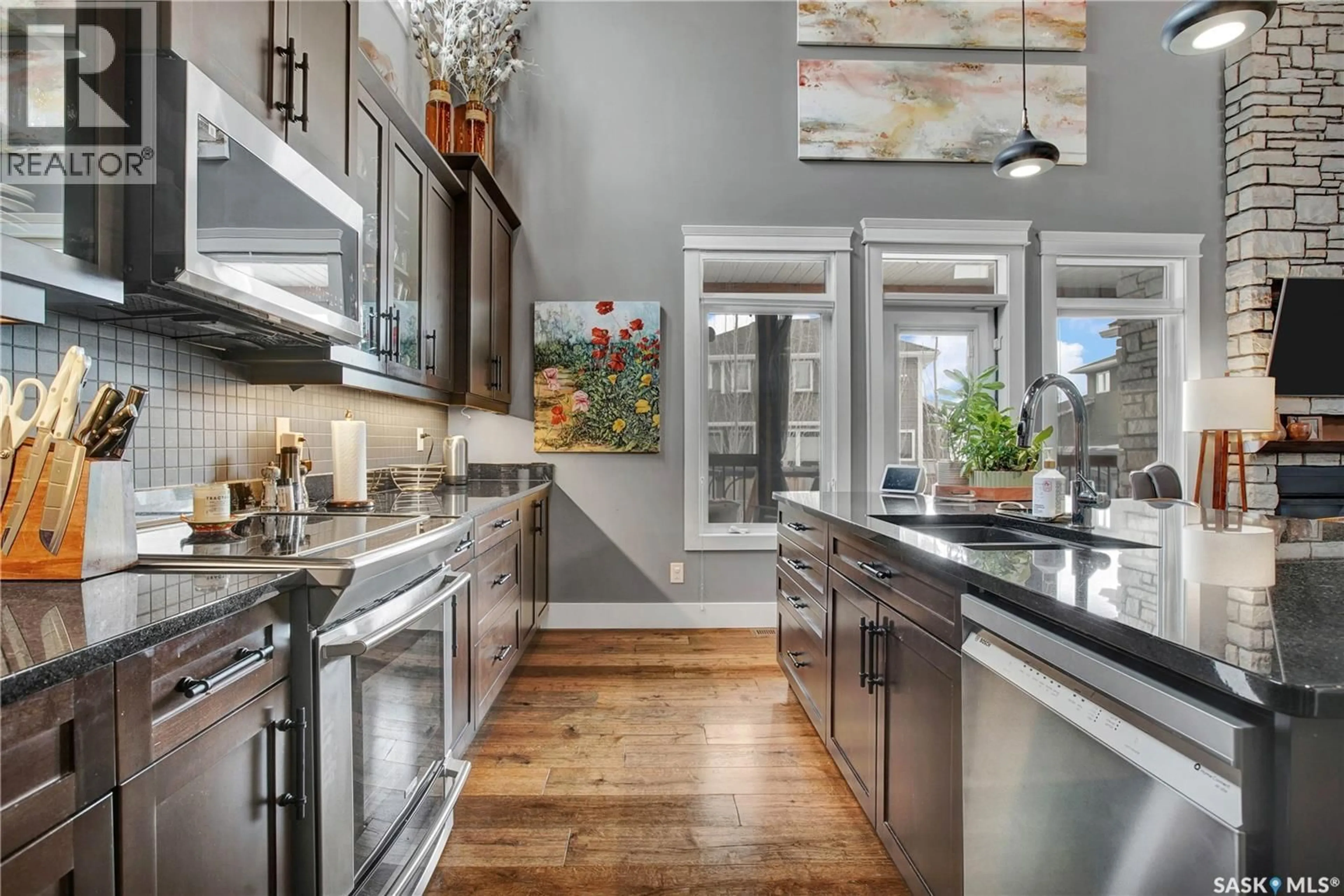 Contemporary kitchen, ceramic/tile floor for 522 HASTINGS CRESCENT, Saskatoon Saskatchewan S7V0E2