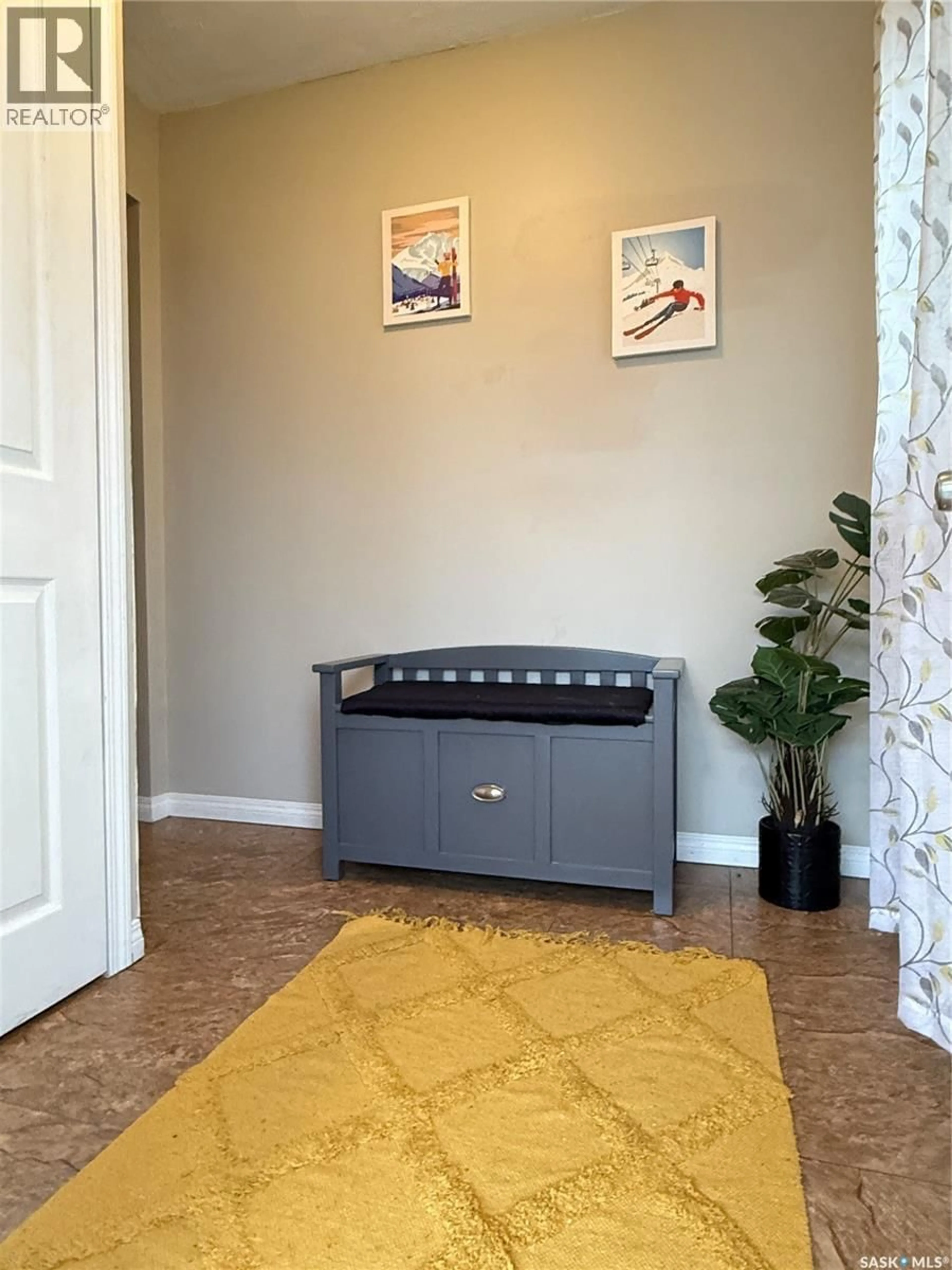 Indoor entryway for 127 6TH AVENUE, Melville Saskatchewan S0A2P0