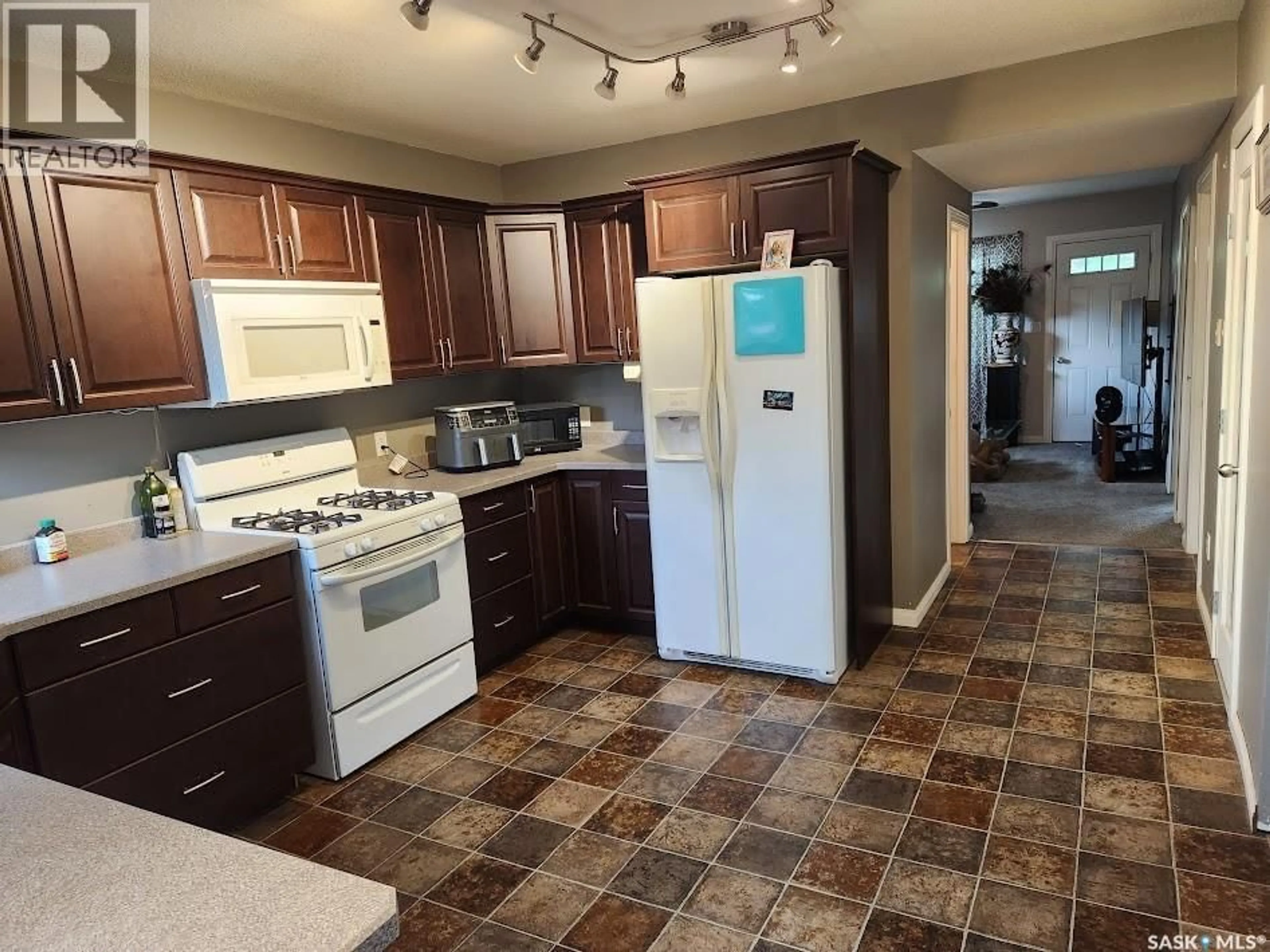 Standard kitchen, unknown for 1282 109TH STREET, North Battleford Saskatchewan S9A2E8