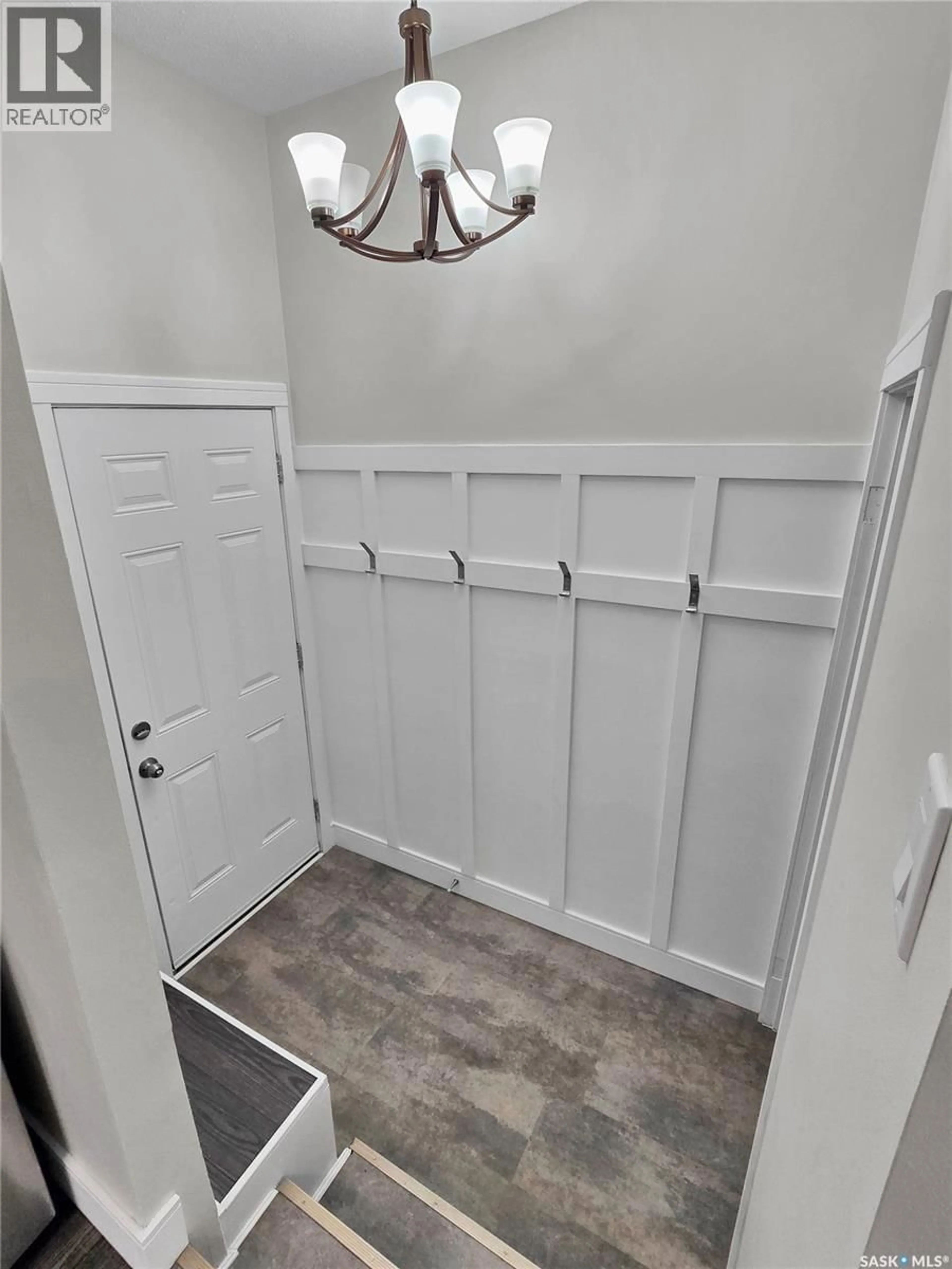 Indoor entryway for 310 1ST AVENUE, Osler Saskatchewan S0K3A0