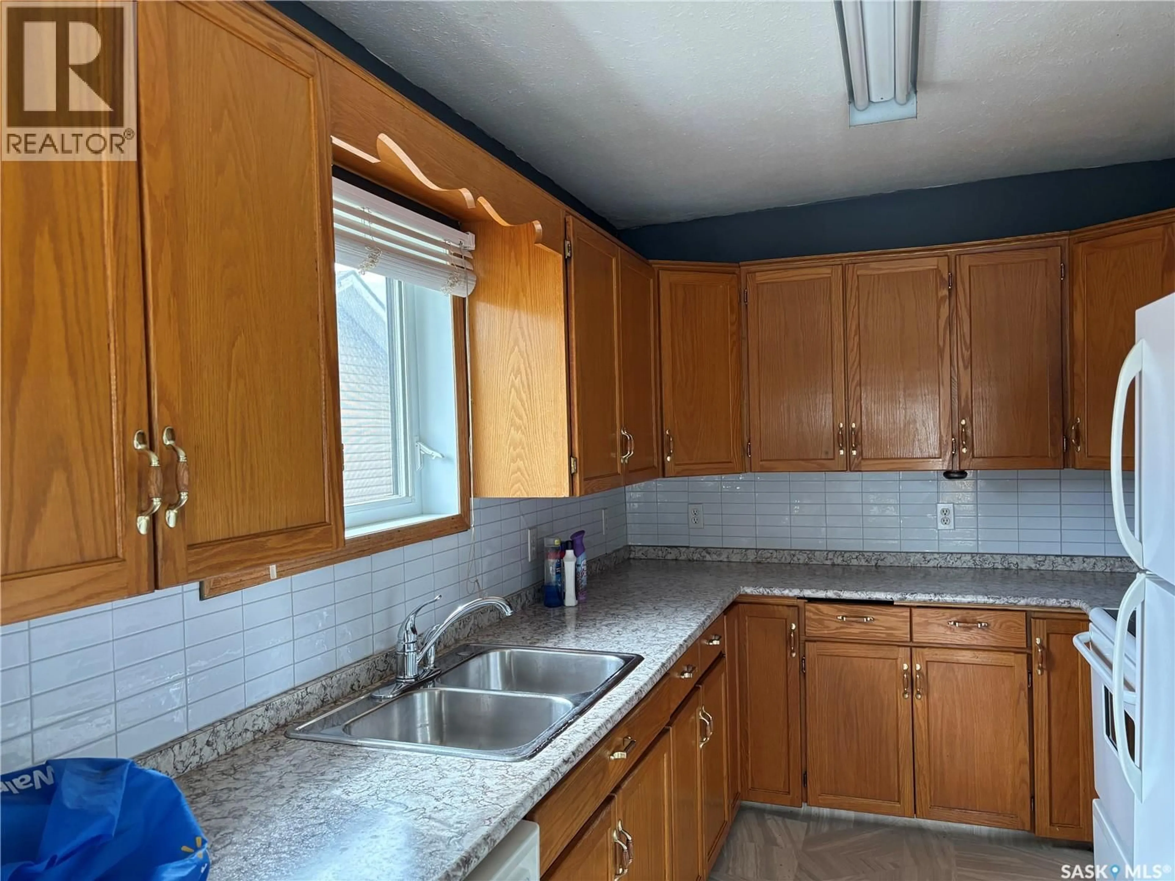 Standard kitchen, unknown for E - 1012 STADACONA STREET, Moose Jaw Saskatchewan S6H0K9