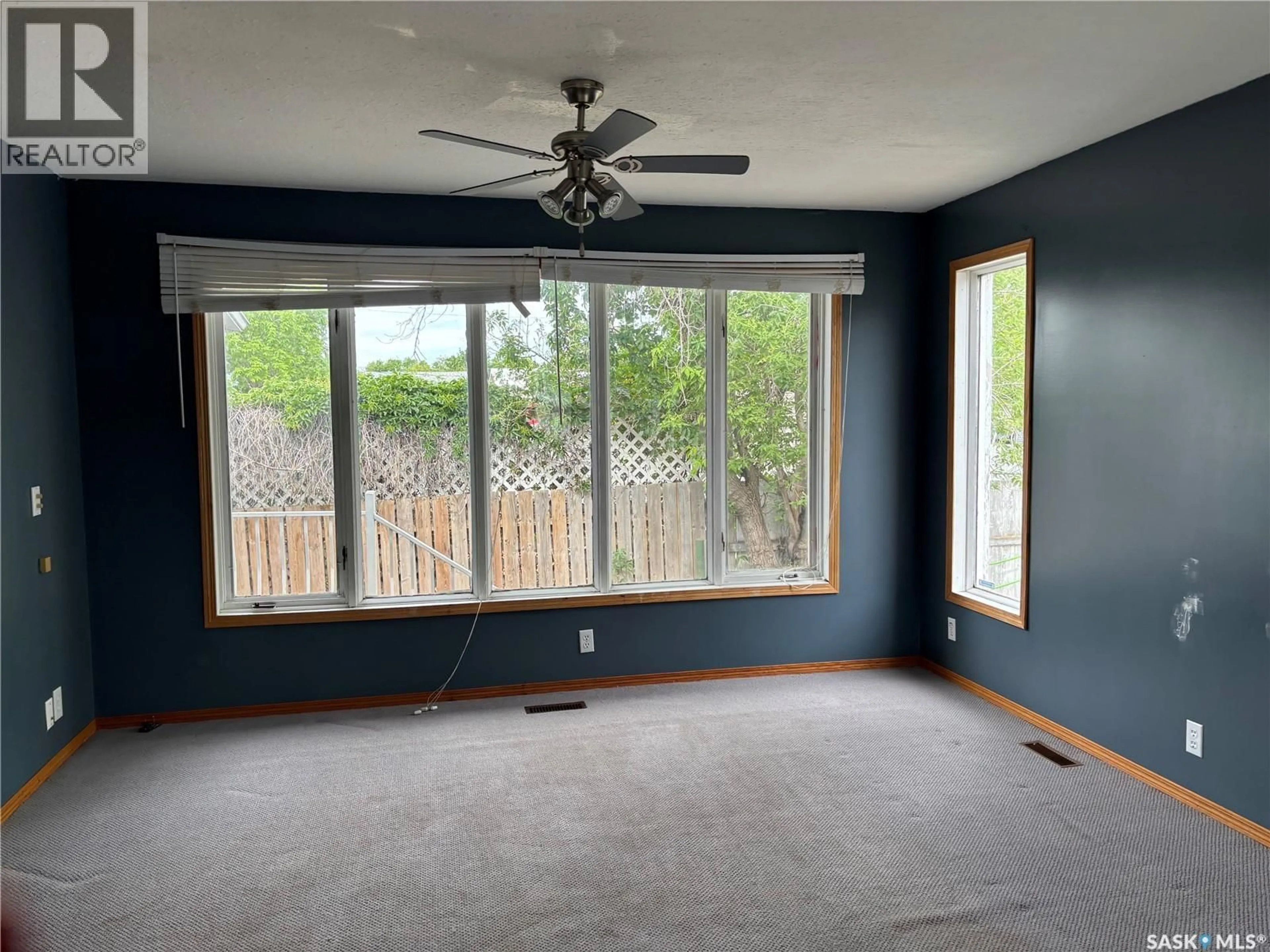 A pic of a room for E - 1012 STADACONA STREET, Moose Jaw Saskatchewan S6H0K9