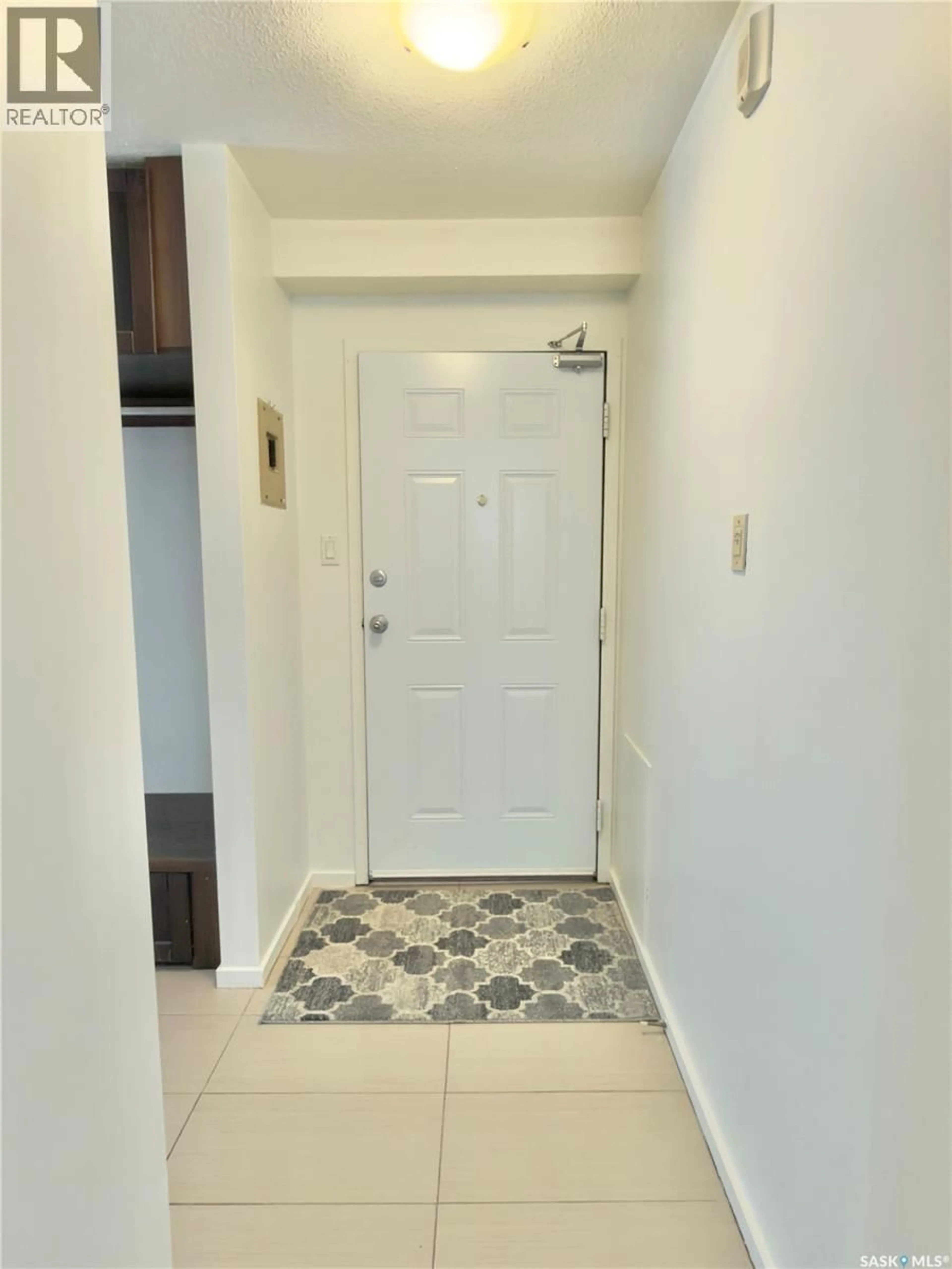 Indoor entryway for 101 116 STREET W, Saskatoon Saskatchewan S7N1S7
