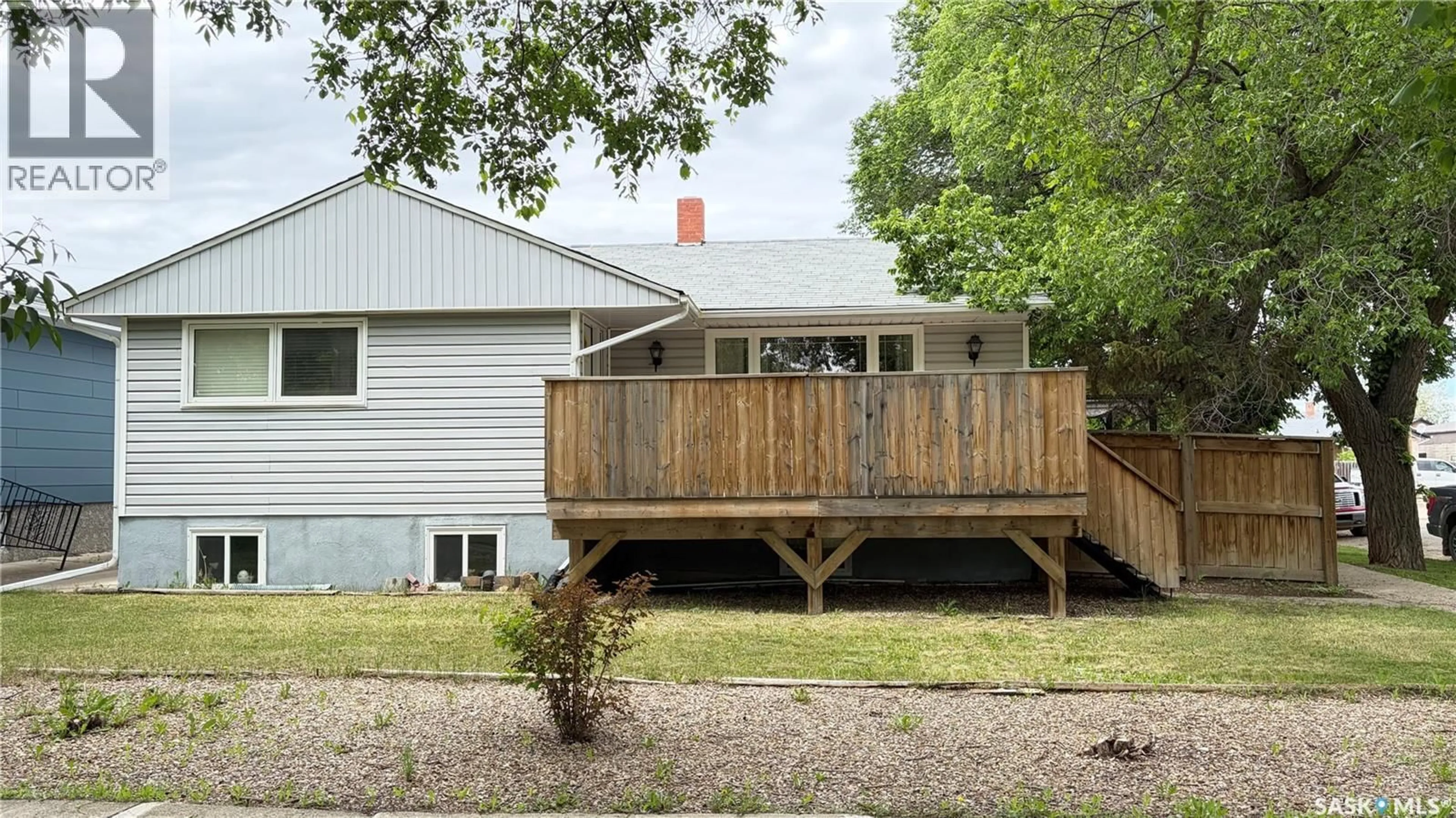 Home with vinyl exterior material, street for 201 WALSH STREET, Maple Creek Saskatchewan S0N1N0