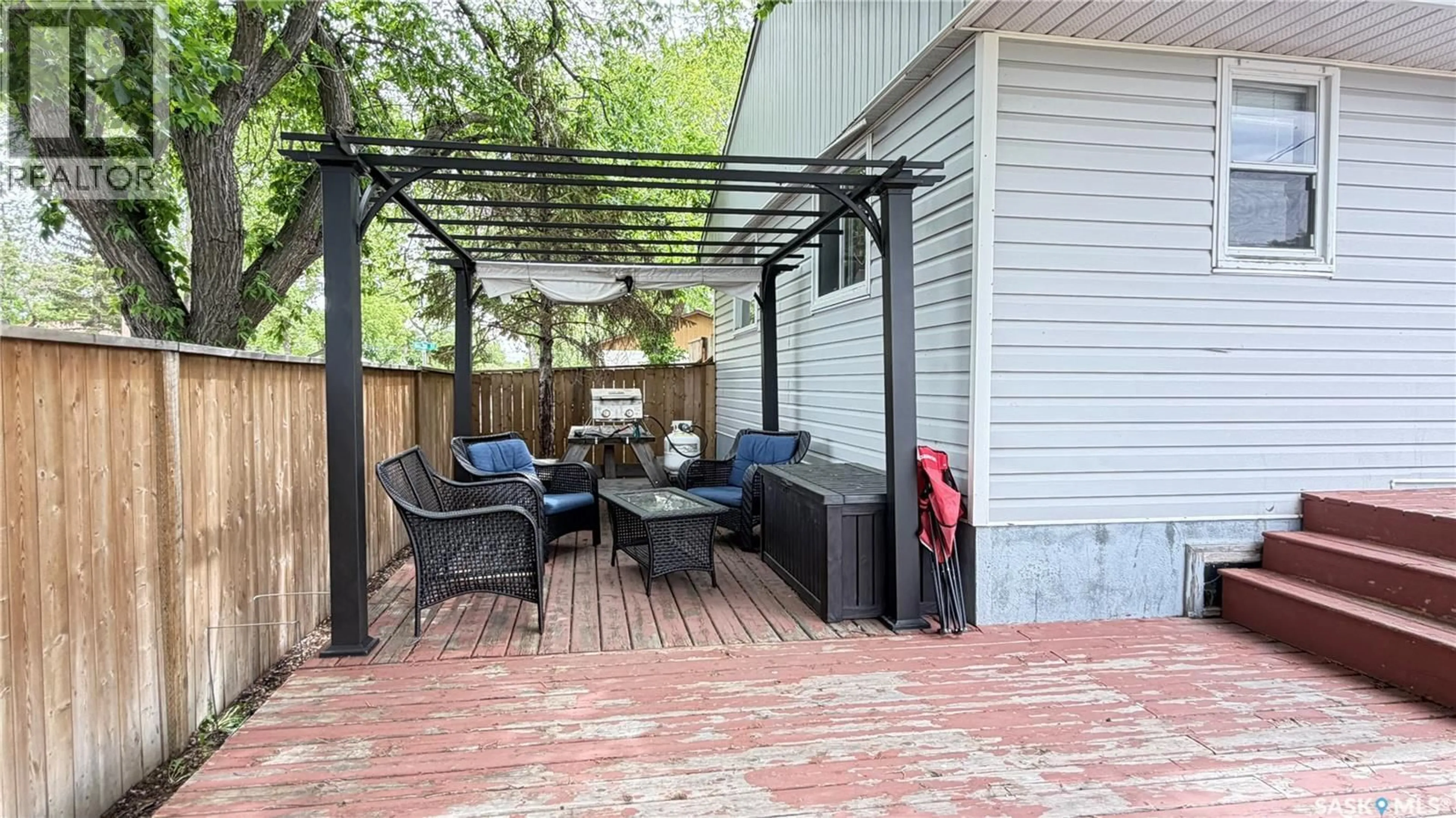Patio, street for 201 WALSH STREET, Maple Creek Saskatchewan S0N1N0
