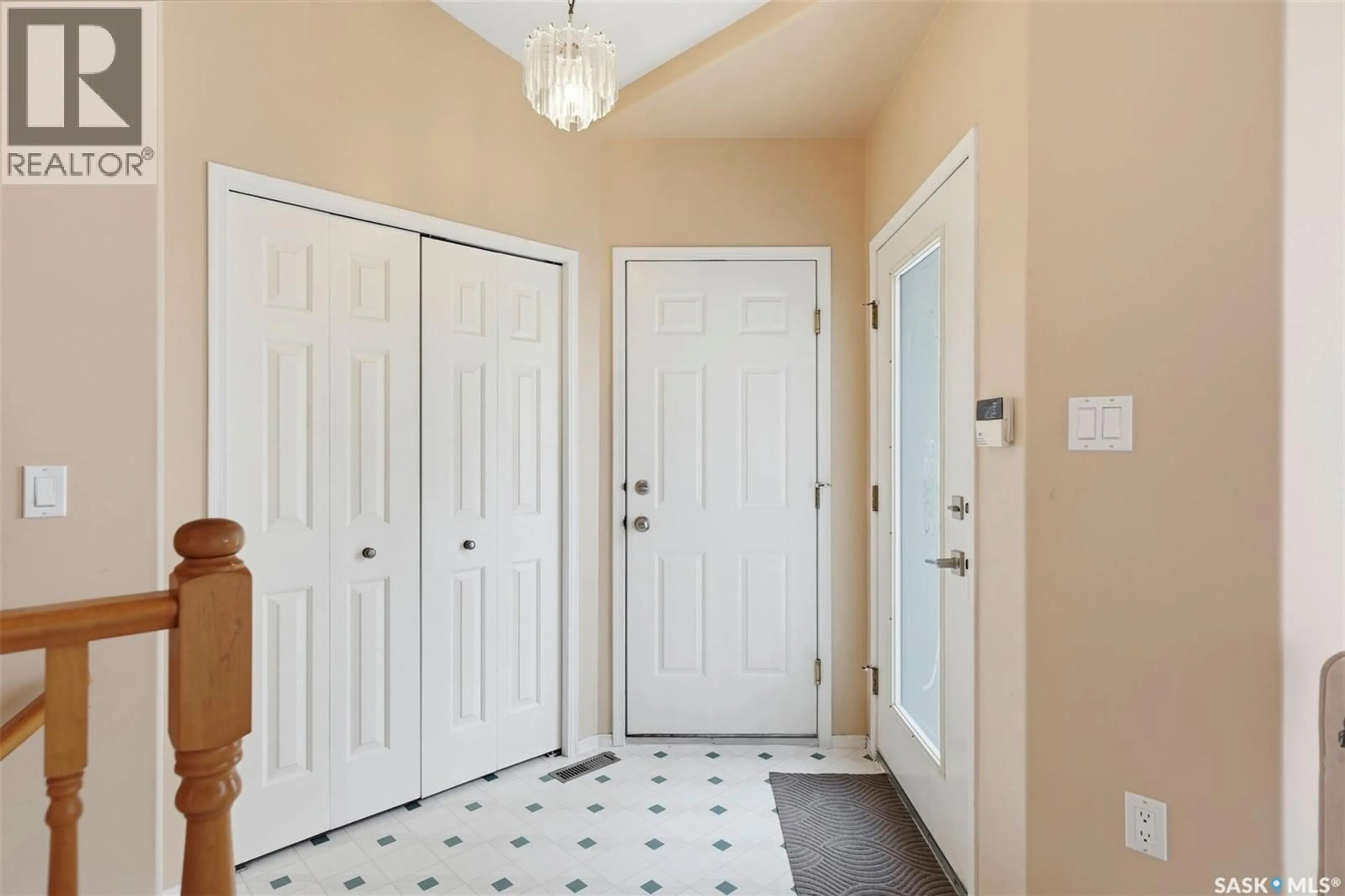 Indoor entryway for 223 WEDGE ROAD, Saskatoon Saskatchewan S7L6E8