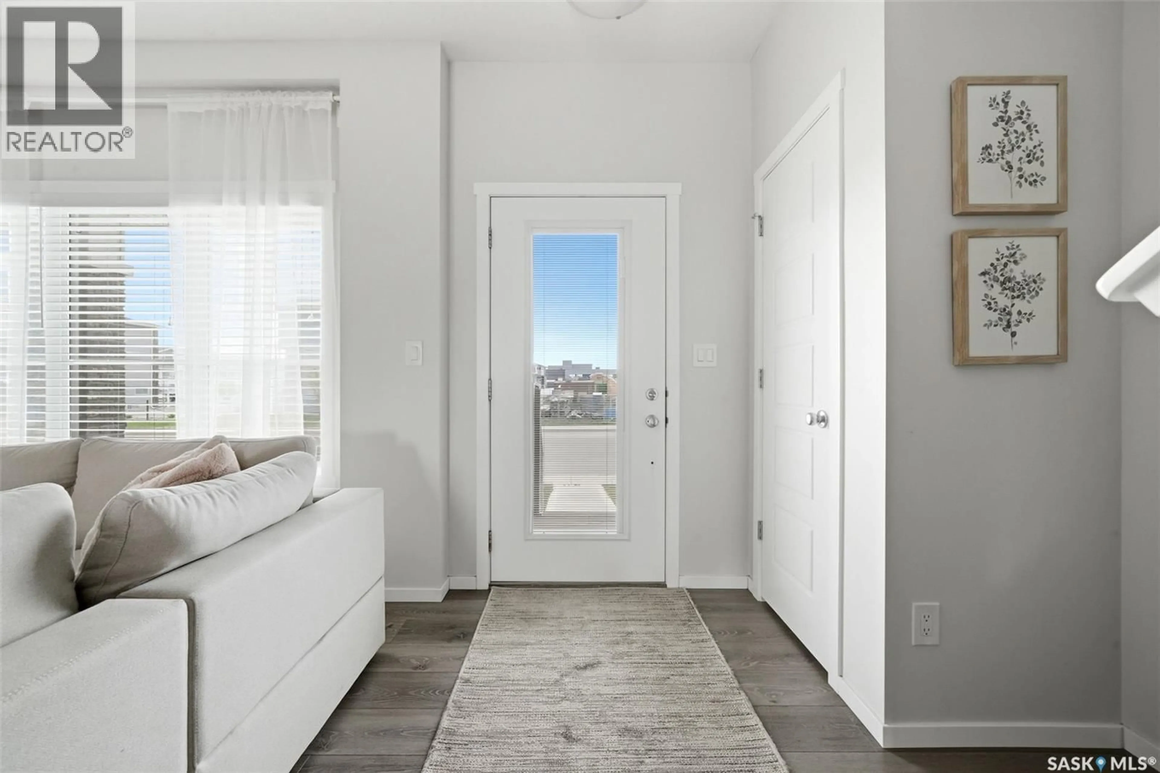Indoor entryway for E - 5032 PRIMROSE GREEN DRIVE, Regina Saskatchewan S4V3S5