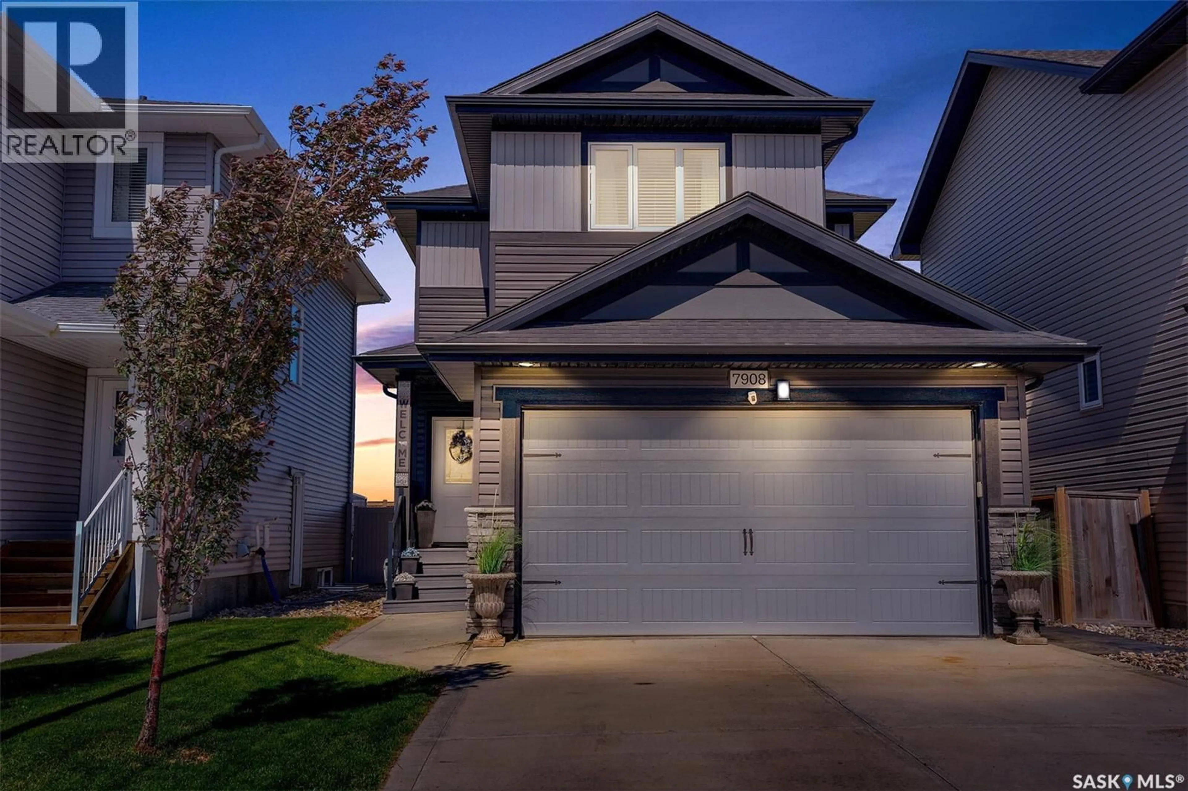 Home with vinyl exterior material, street for 7908 BARLEY CRESCENT, Regina Saskatchewan S4Y0E6