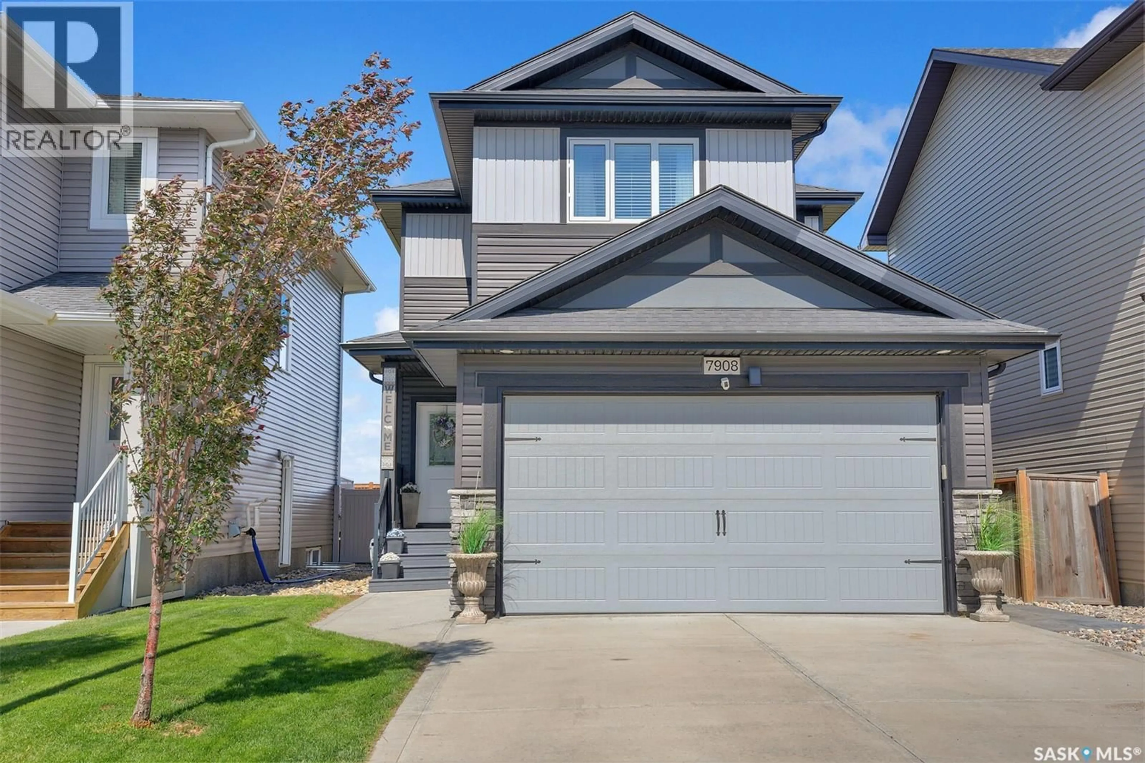Home with vinyl exterior material, street for 7908 BARLEY CRESCENT, Regina Saskatchewan S4Y0E6