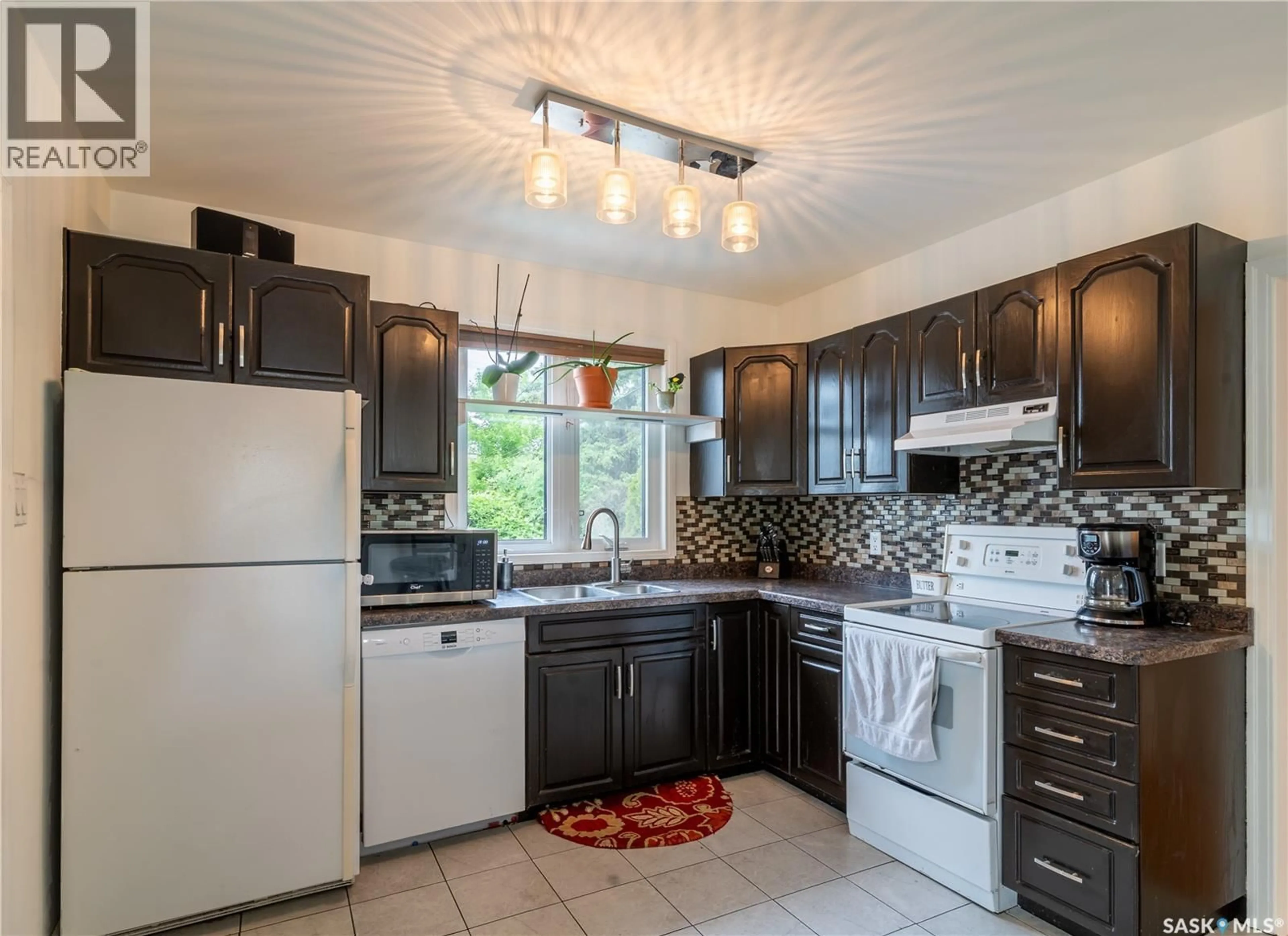 Standard kitchen, ceramic/tile floor for 2112 YORK AVENUE, Saskatoon Saskatchewan S7J1H8
