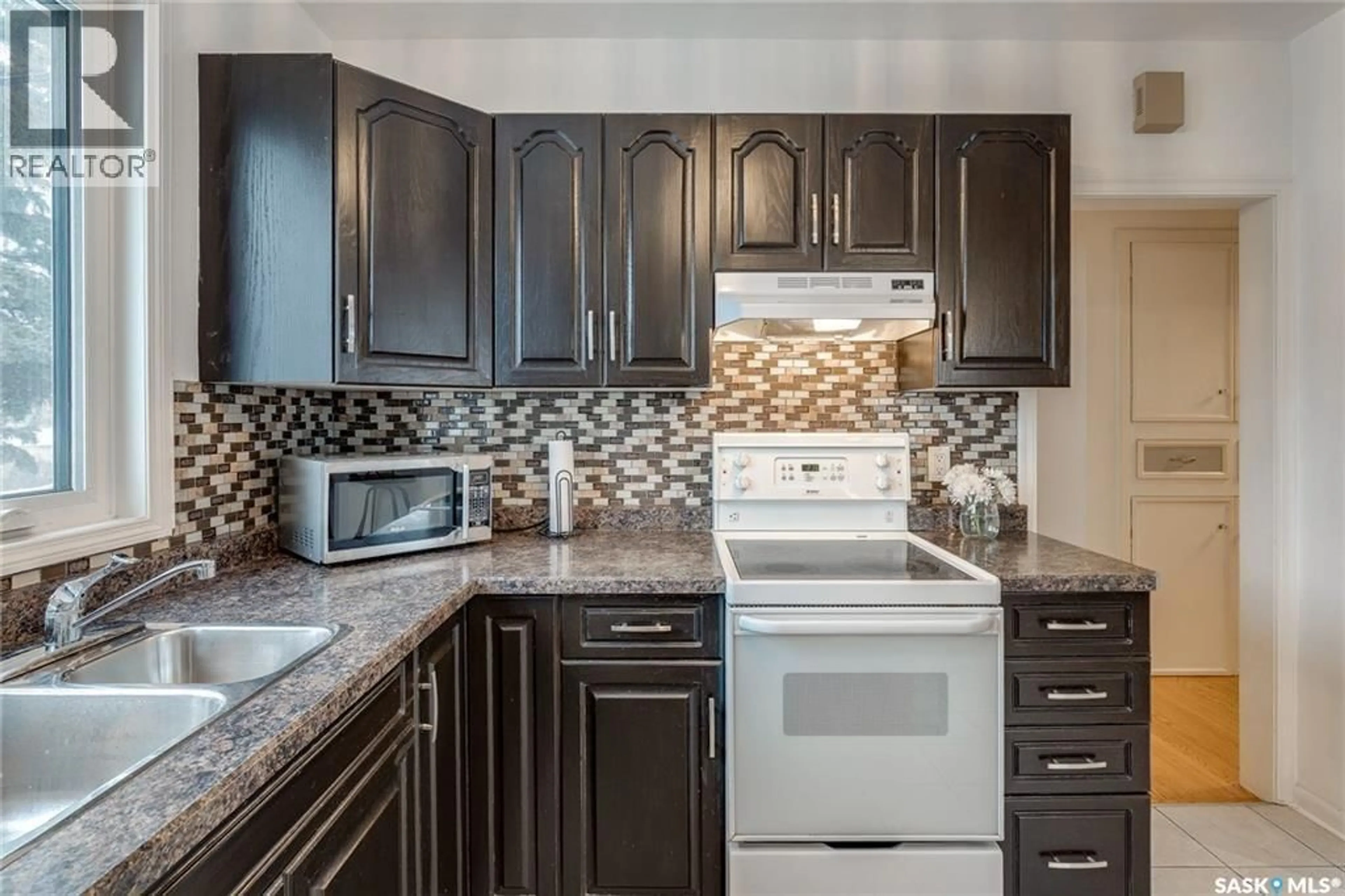 Standard kitchen, ceramic/tile floor for 2112 YORK AVENUE, Saskatoon Saskatchewan S7J1H8