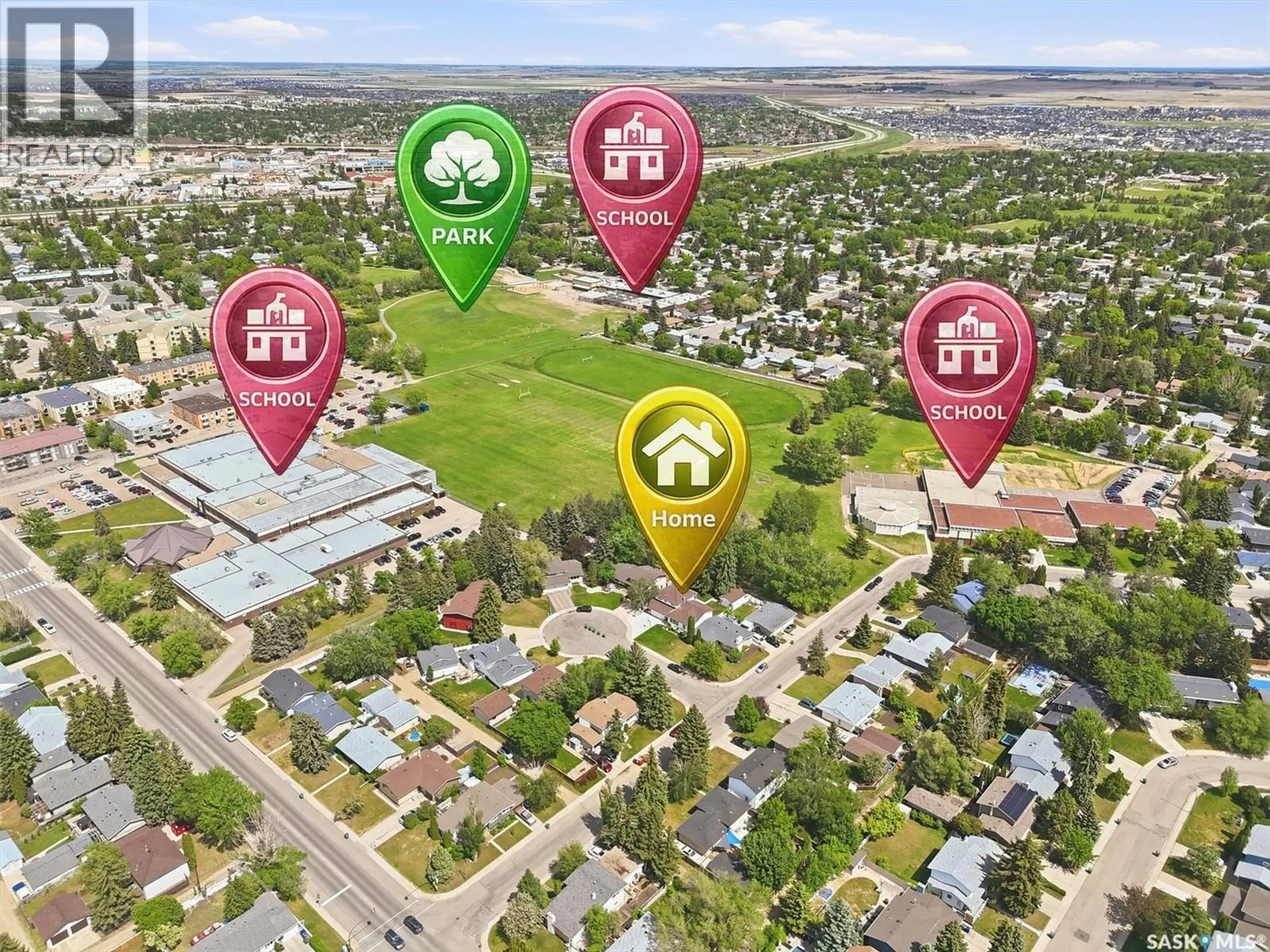 A pic from outside/outdoor area/front of a property/back of a property/a pic from drone, street for 26 HARRINGTON PLACE, Saskatoon Saskatchewan S7H3Y5