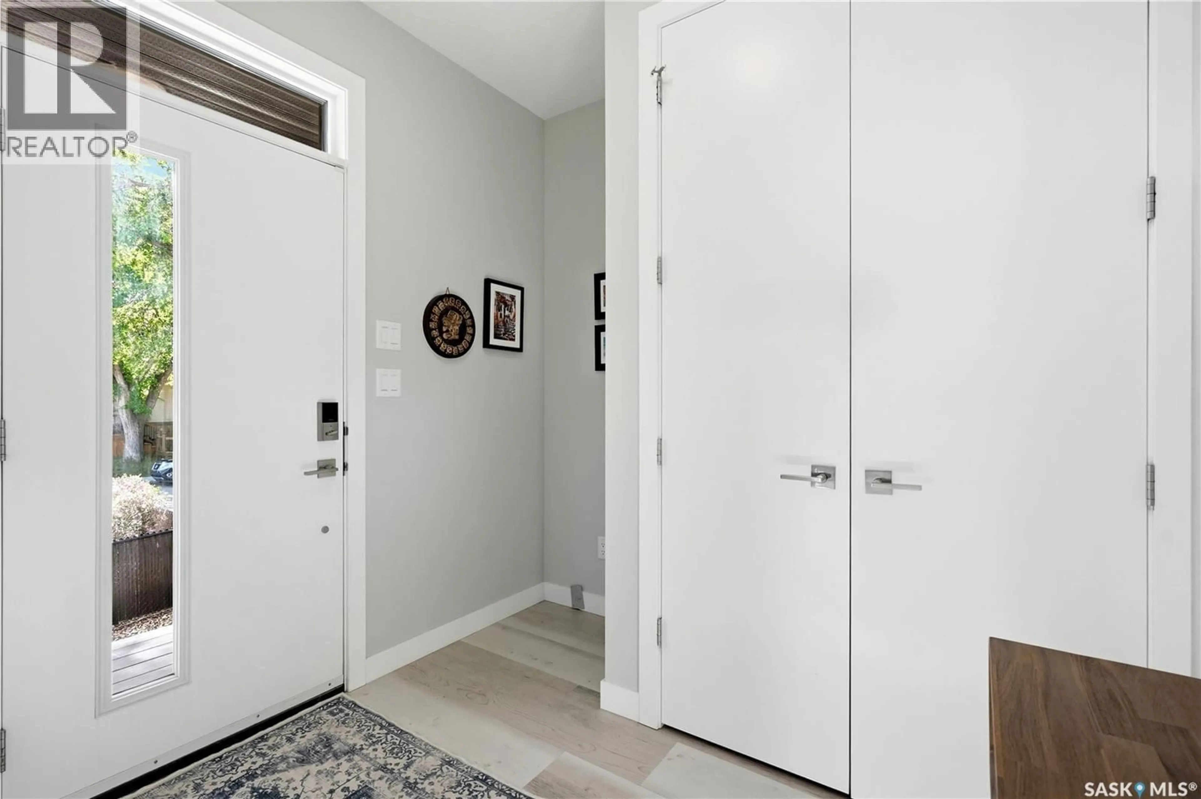 Indoor entryway for 2777 MCDONALD STREET, Regina Saskatchewan S4N2Z9