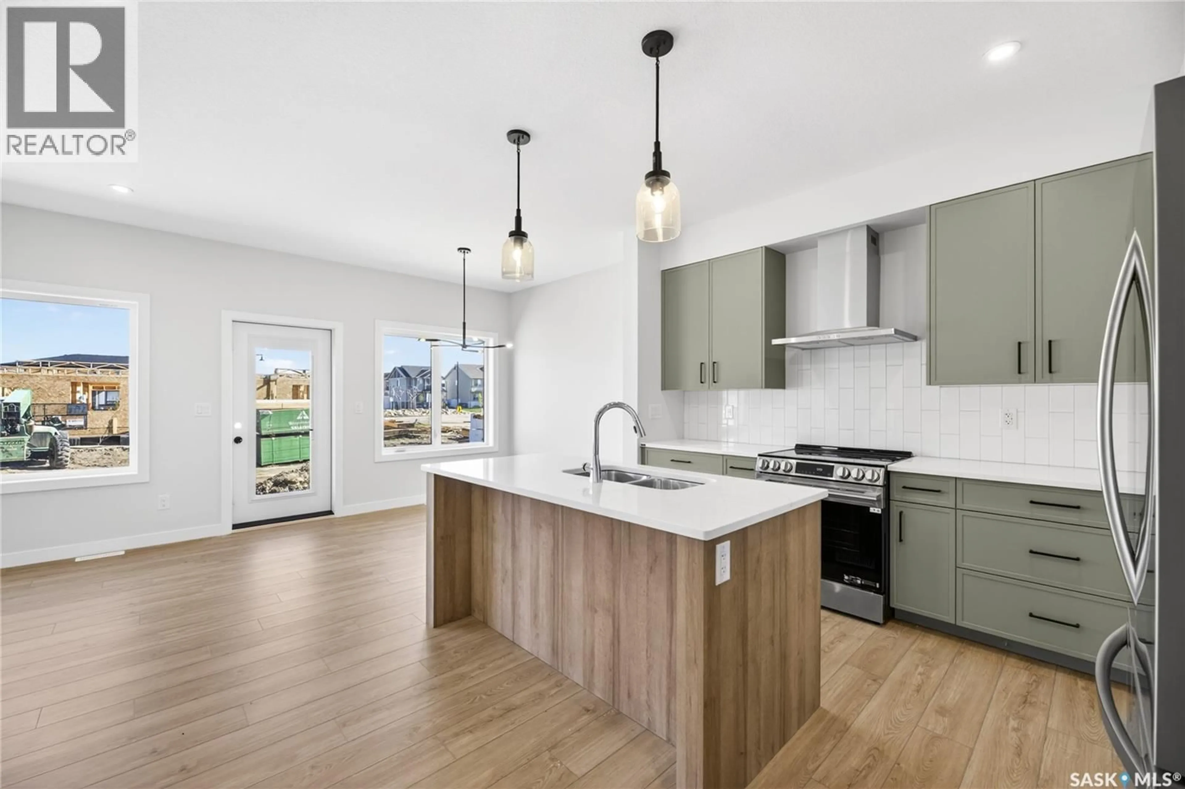 Open concept kitchen, unknown for 4 830 BRIGHTON BOULEVARD, Saskatoon Saskatchewan S7V2A8