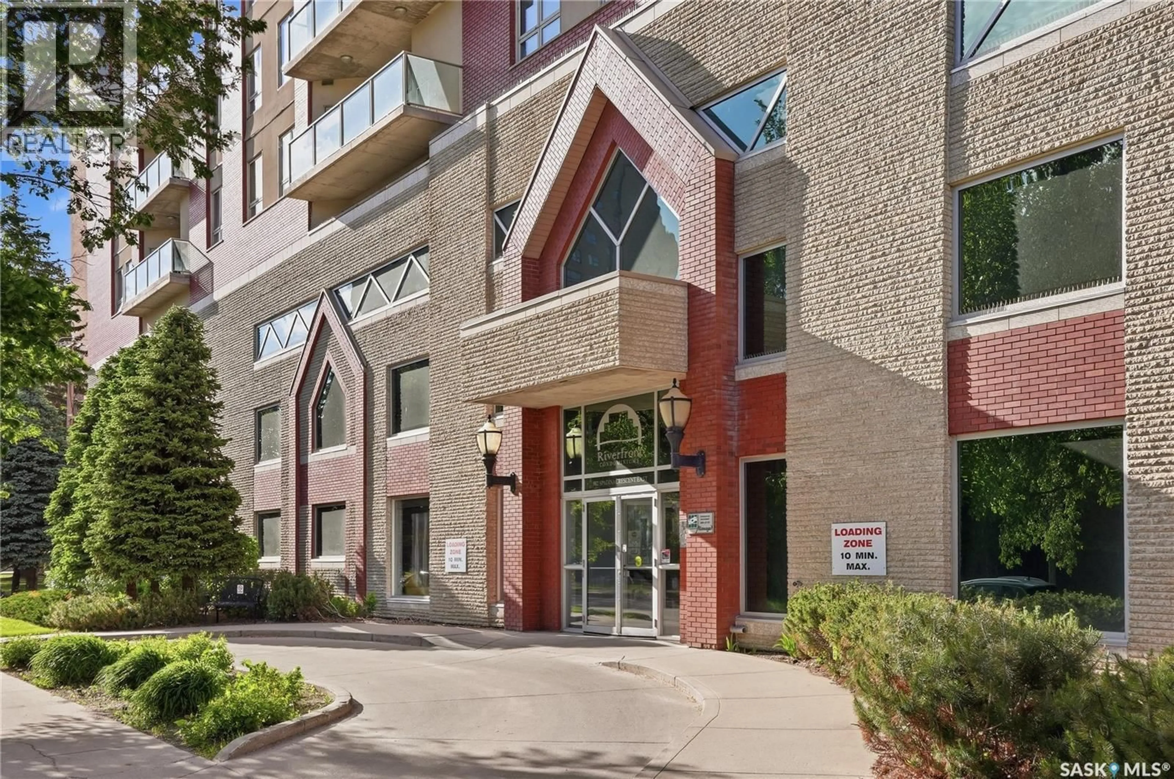 Indoor foyer for 902 - 1403 SPADINA CRESCENT, Saskatoon Saskatchewan S7K0G8