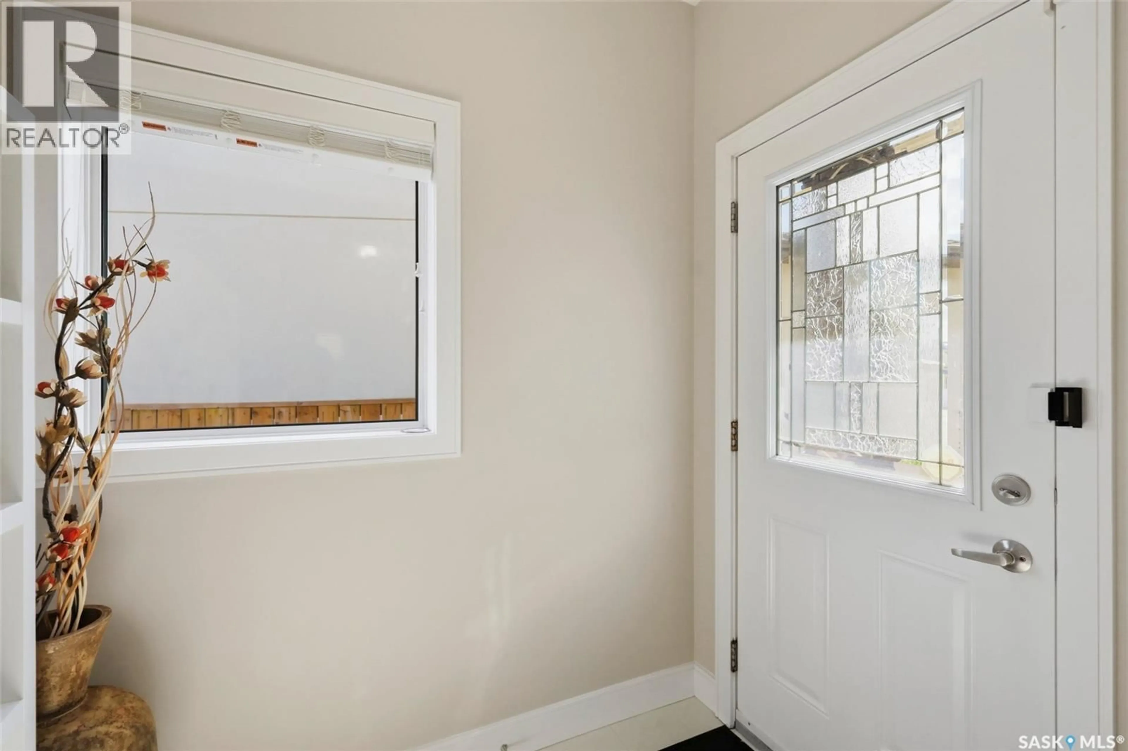 Indoor entryway for 170 PALLISER COURT, Saskatoon Saskatchewan S7L4P9