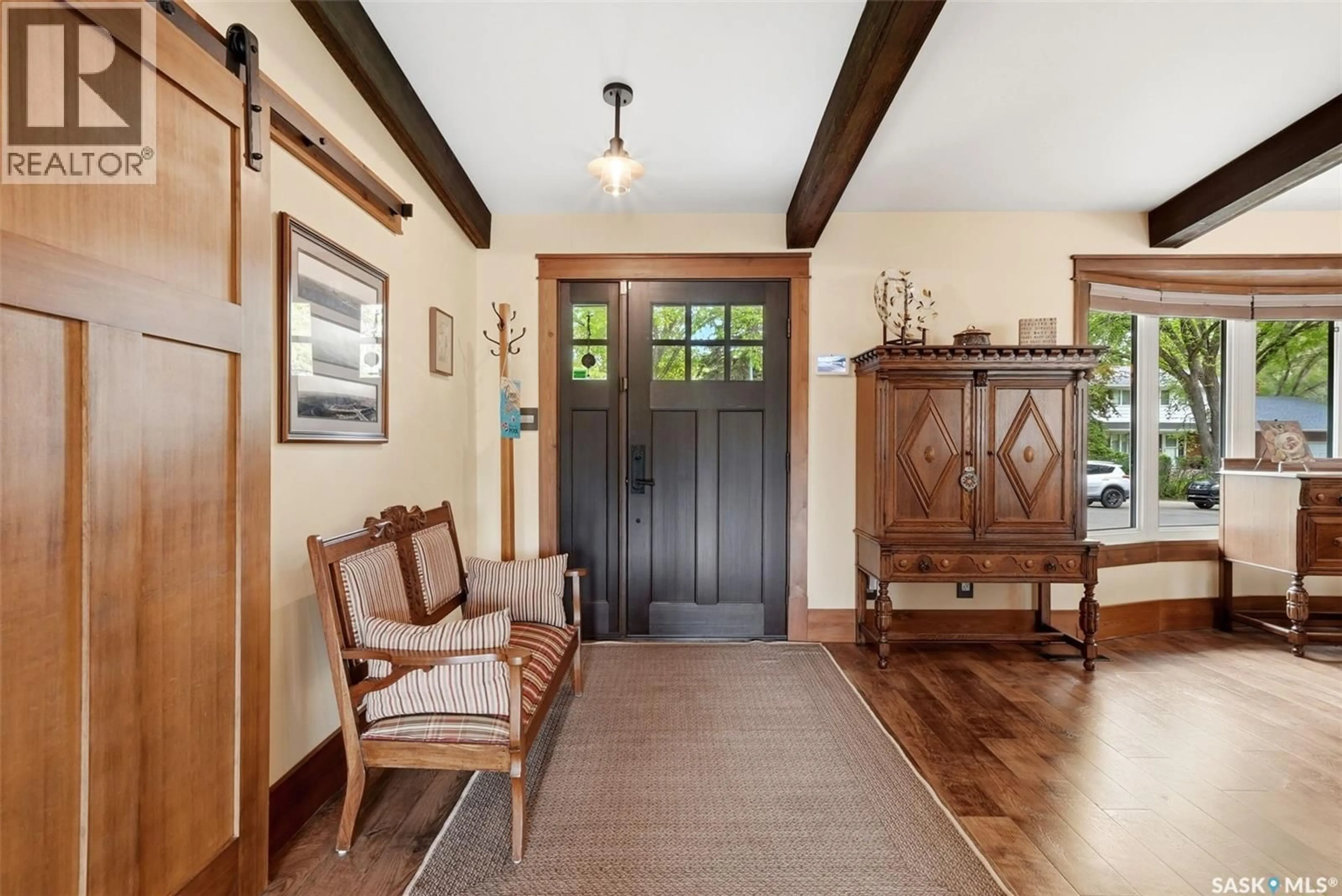 Indoor entryway for 15 PARKWOOD ROAD, Regina Saskatchewan S4S2Z8