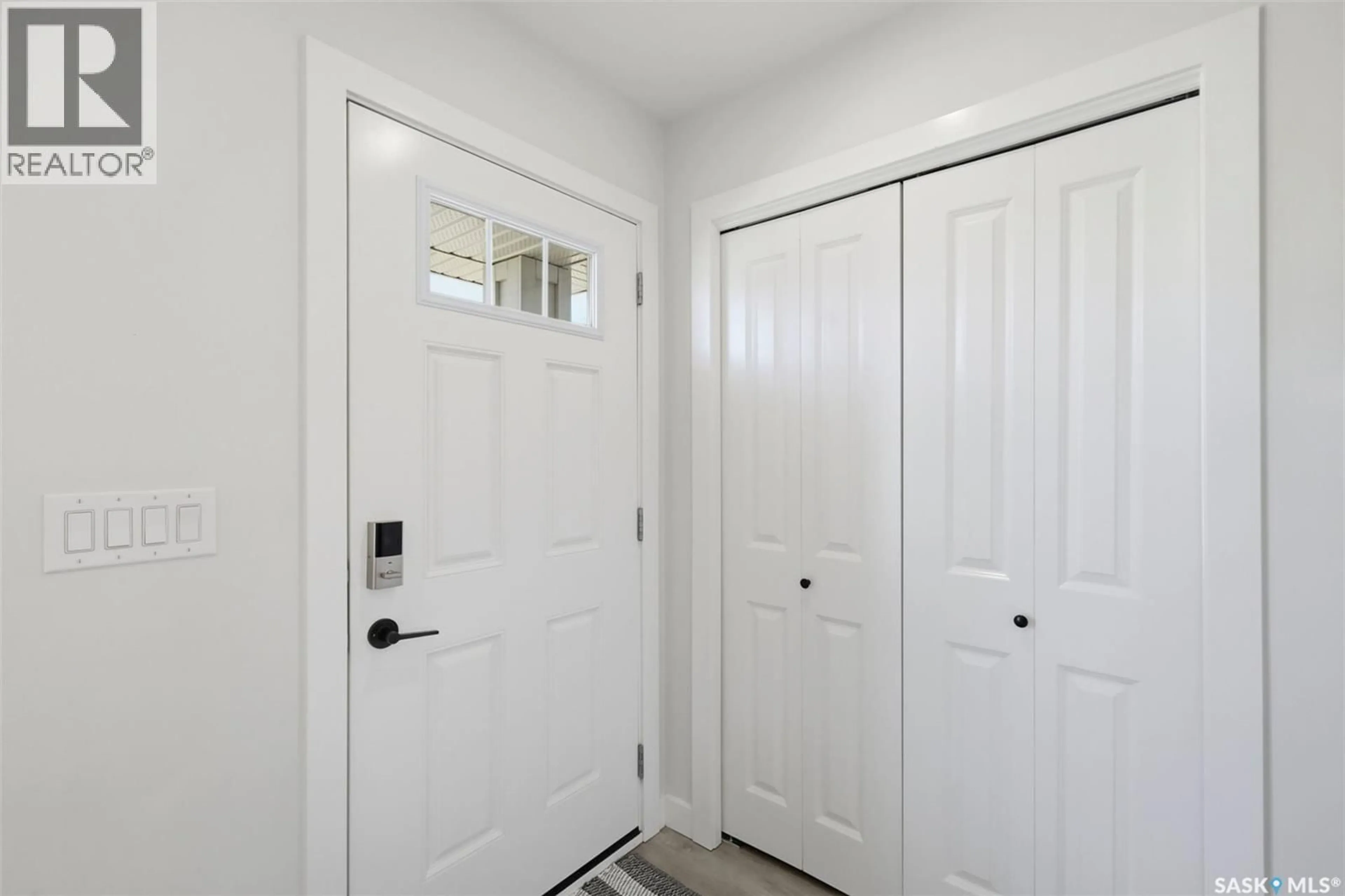 Indoor entryway for 120 WESTFIELD ROAD, Saskatoon Saskatchewan S7V0Z8
