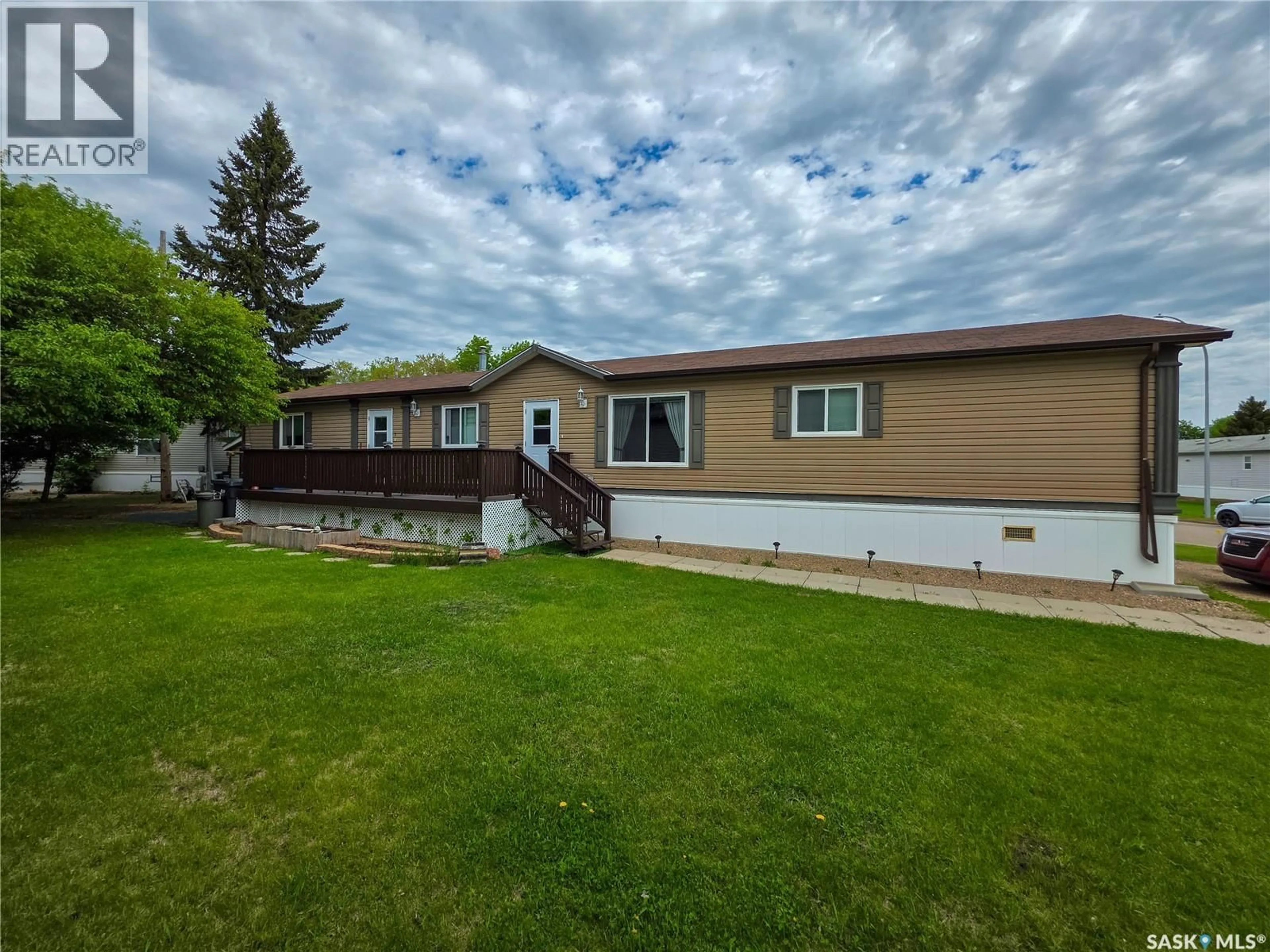 A pic from outside/outdoor area/front of a property/back of a property/a pic from drone, unknown for 38 555 DIELSCHNEIDER ROAD, Melville Saskatchewan S0A2P0