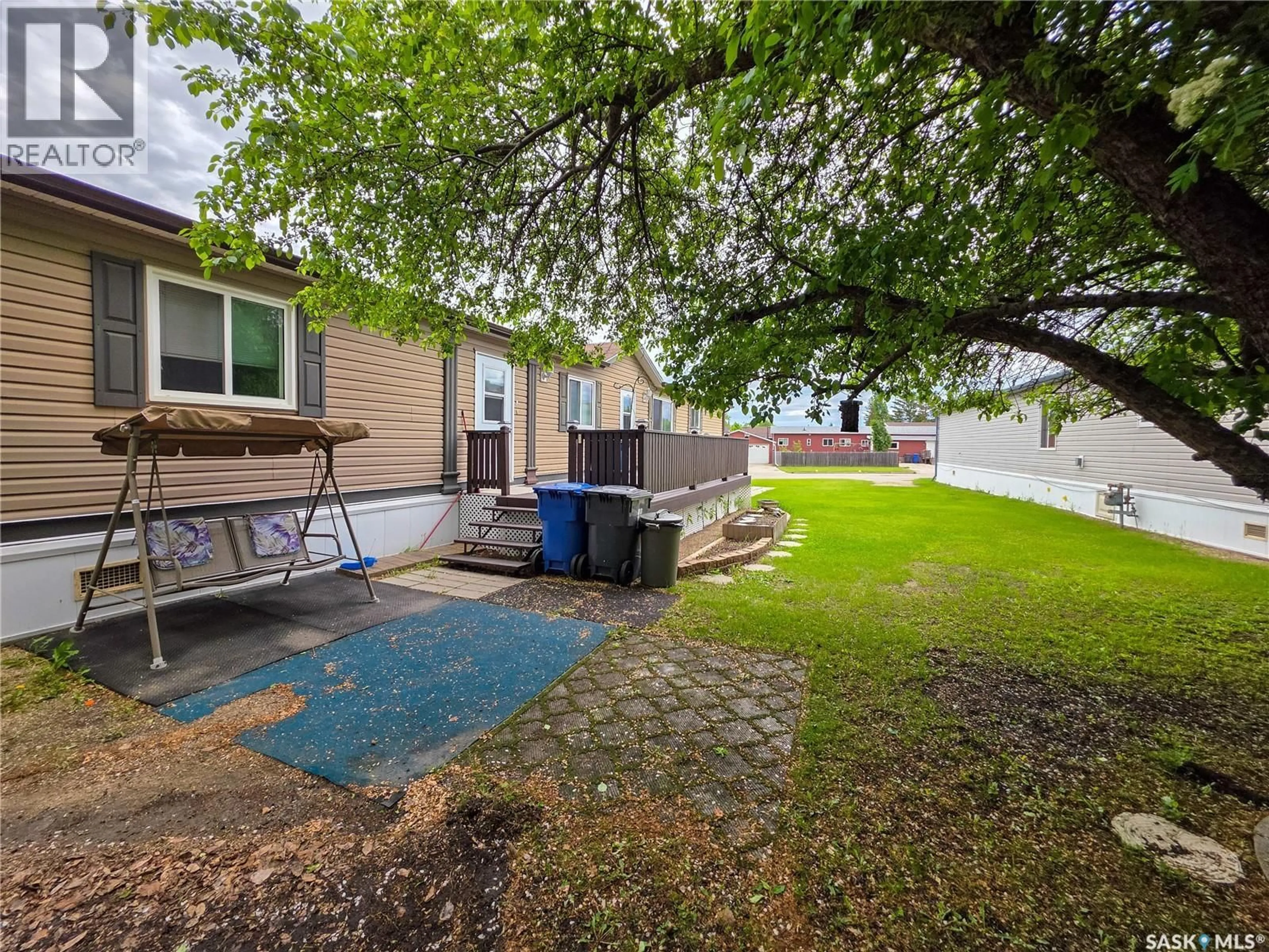 Patio, street for 38 555 DIELSCHNEIDER ROAD, Melville Saskatchewan S0A2P0