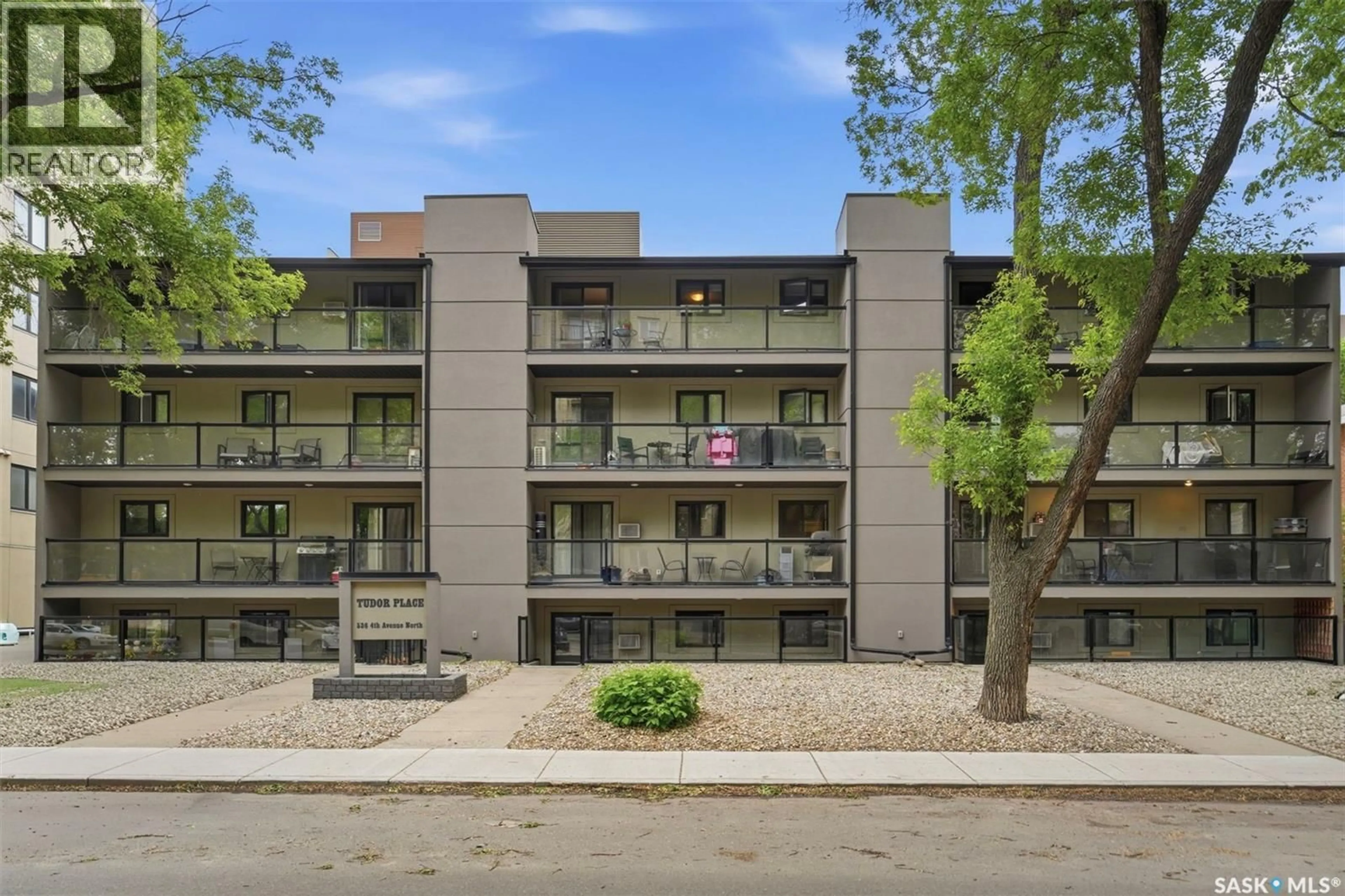 Patio, building for 306 - 536 4TH AVENUE, Saskatoon Saskatchewan S7K2M7