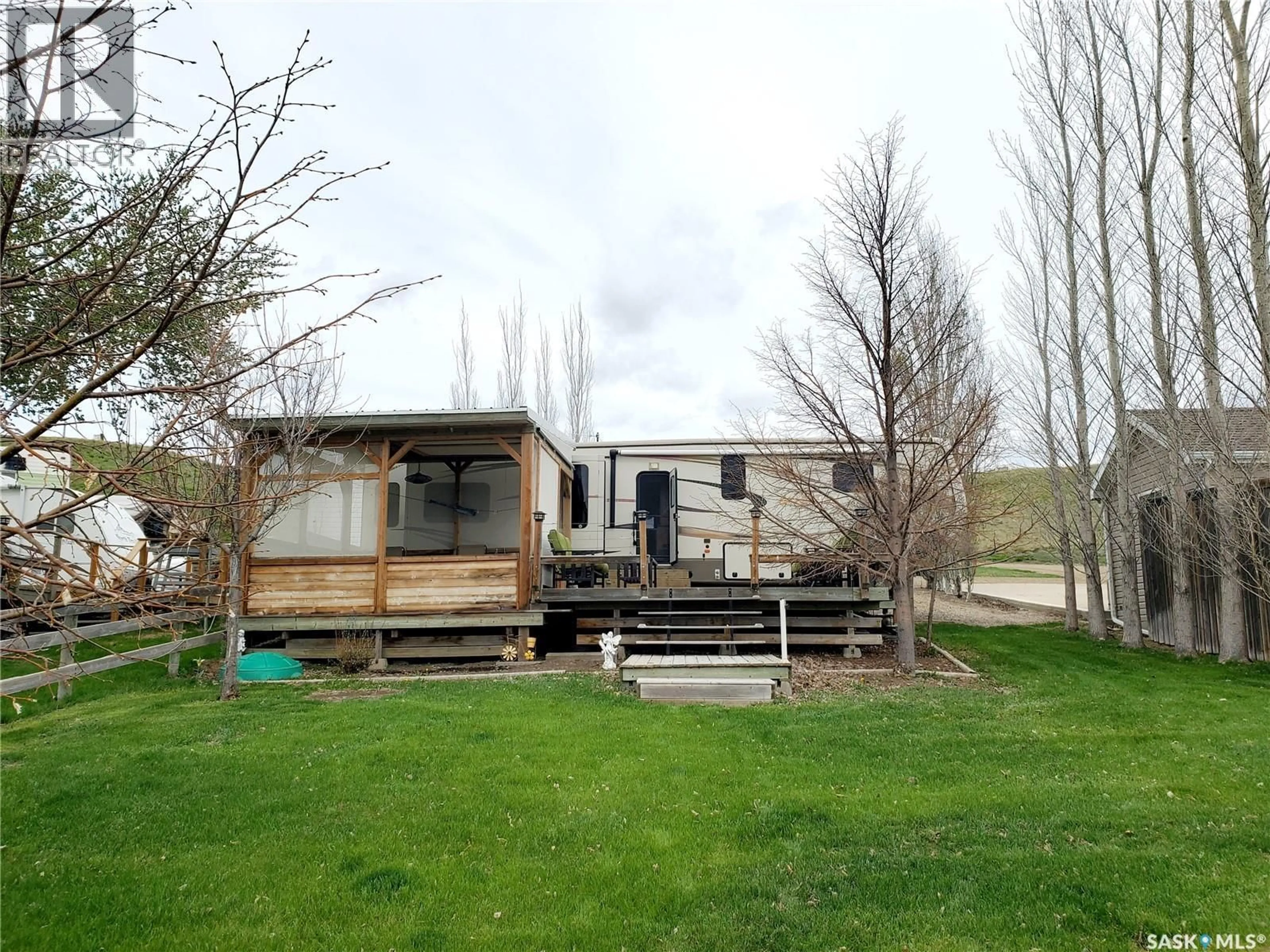 A pic from outside/outdoor area/front of a property/back of a property/a pic from drone, unknown for 36 MERILEE WAY, Webb Rm No. 138 Saskatchewan S0N2X0