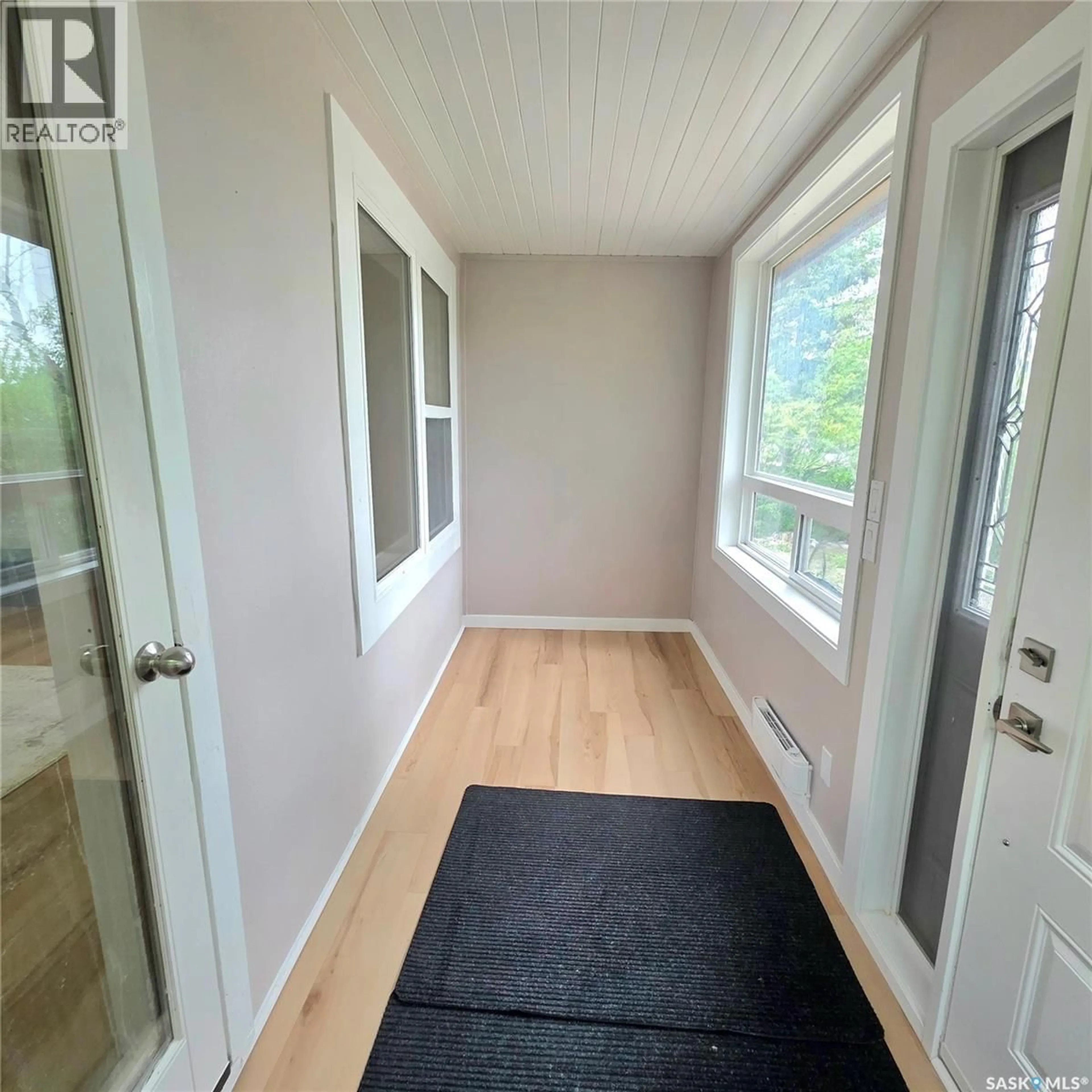 Indoor entryway for 469 19TH STREET, Prince Albert Saskatchewan S6V1K3