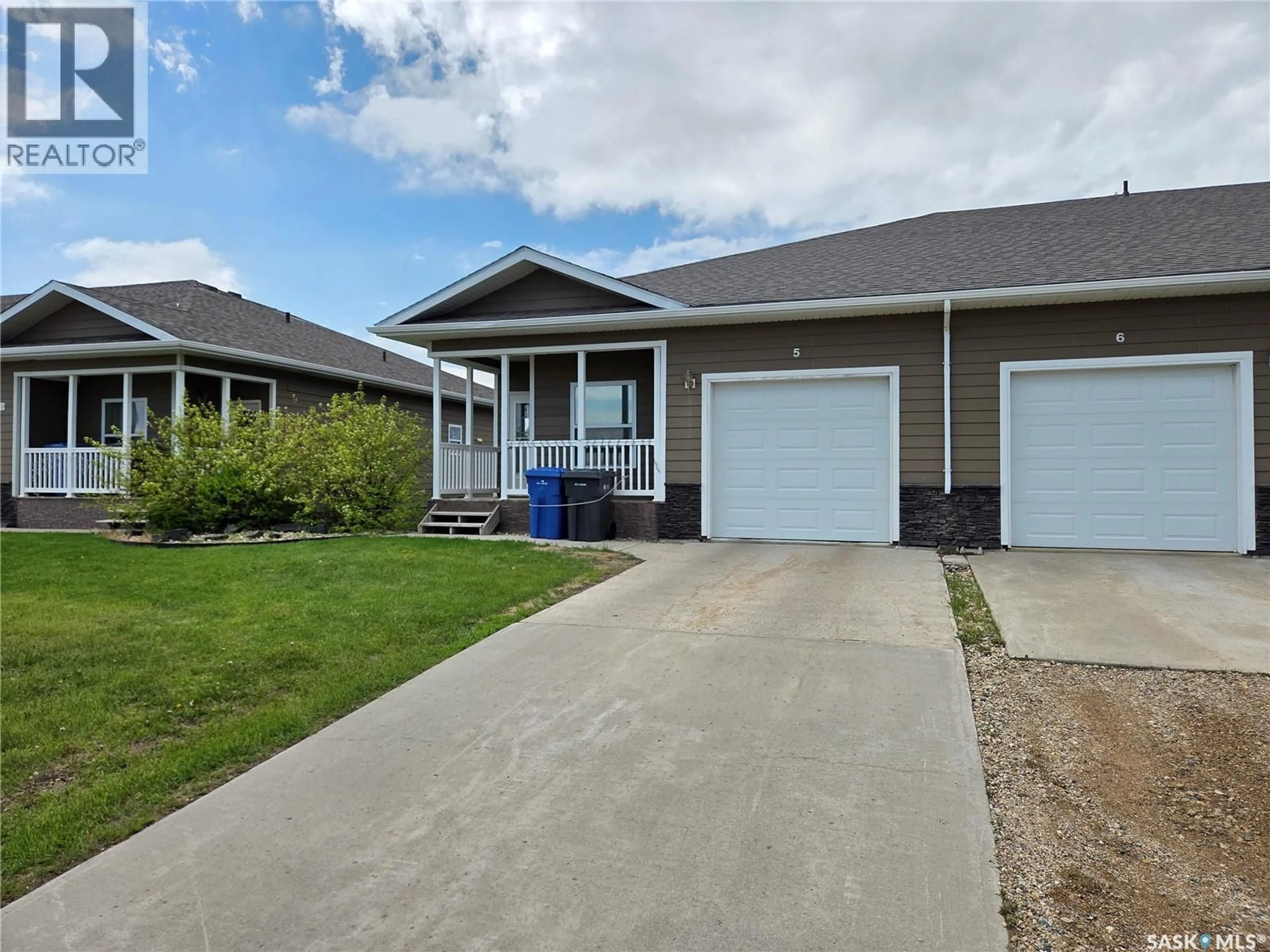 Home with vinyl exterior material, street for 5 - 201 RUCKLE ROAD, Carlyle Saskatchewan S0C0R0