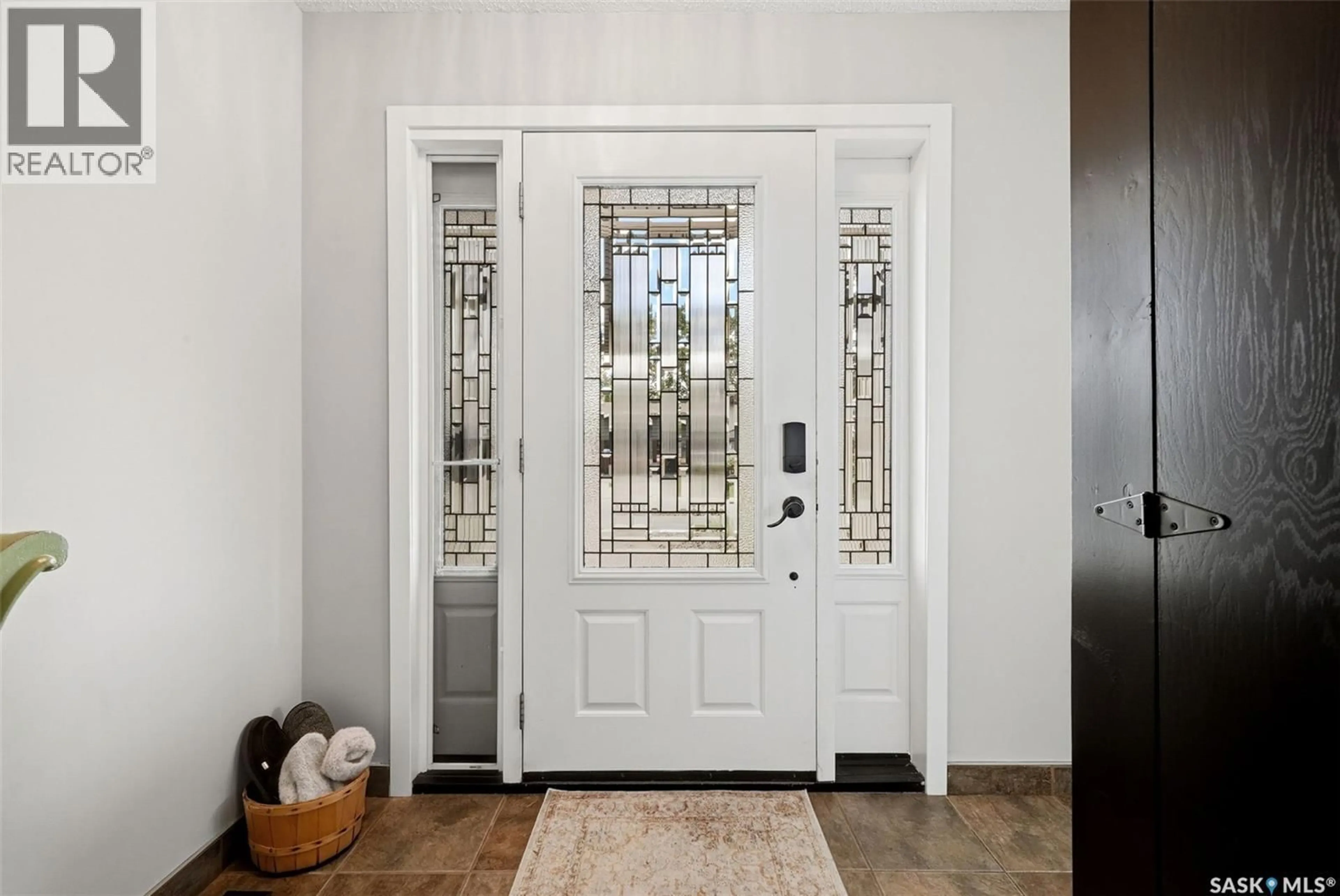 Indoor entryway for 3355 WESTMINSTER ROAD, Regina Saskatchewan S4V1A7