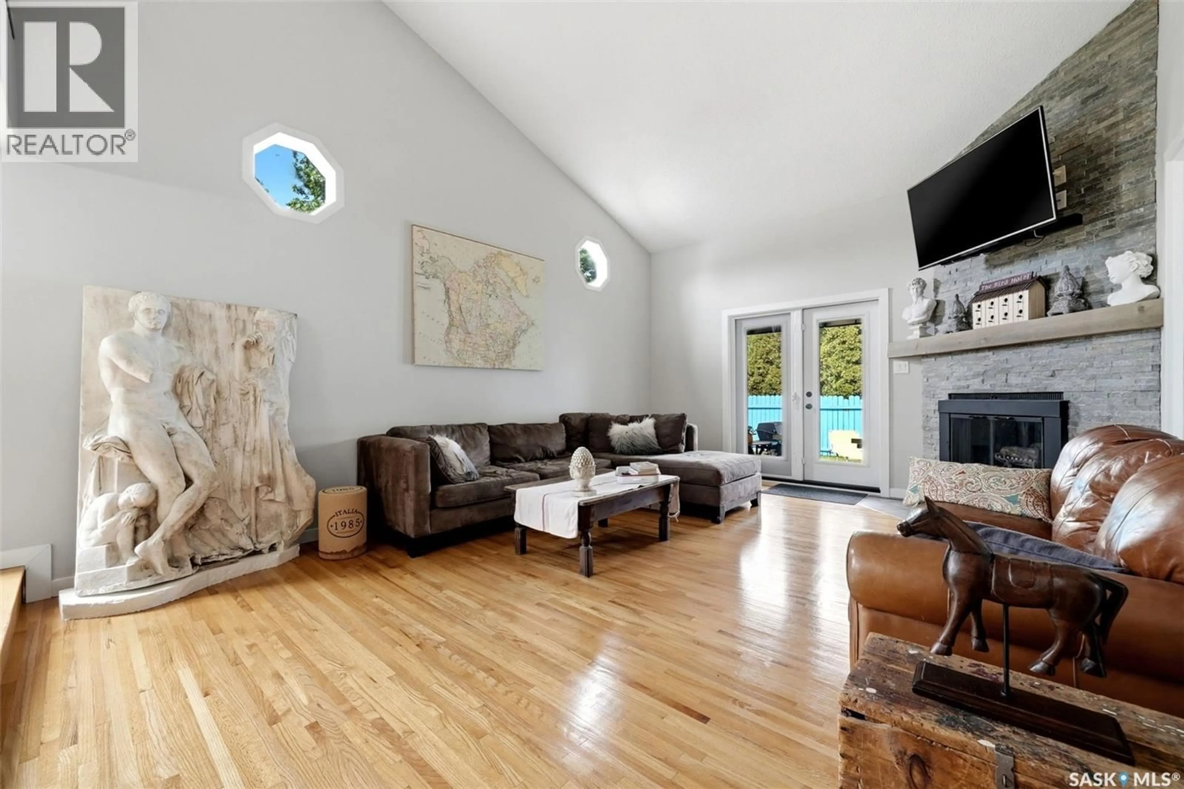 Living room with furniture, unknown for 3355 WESTMINSTER ROAD, Regina Saskatchewan S4V1A7
