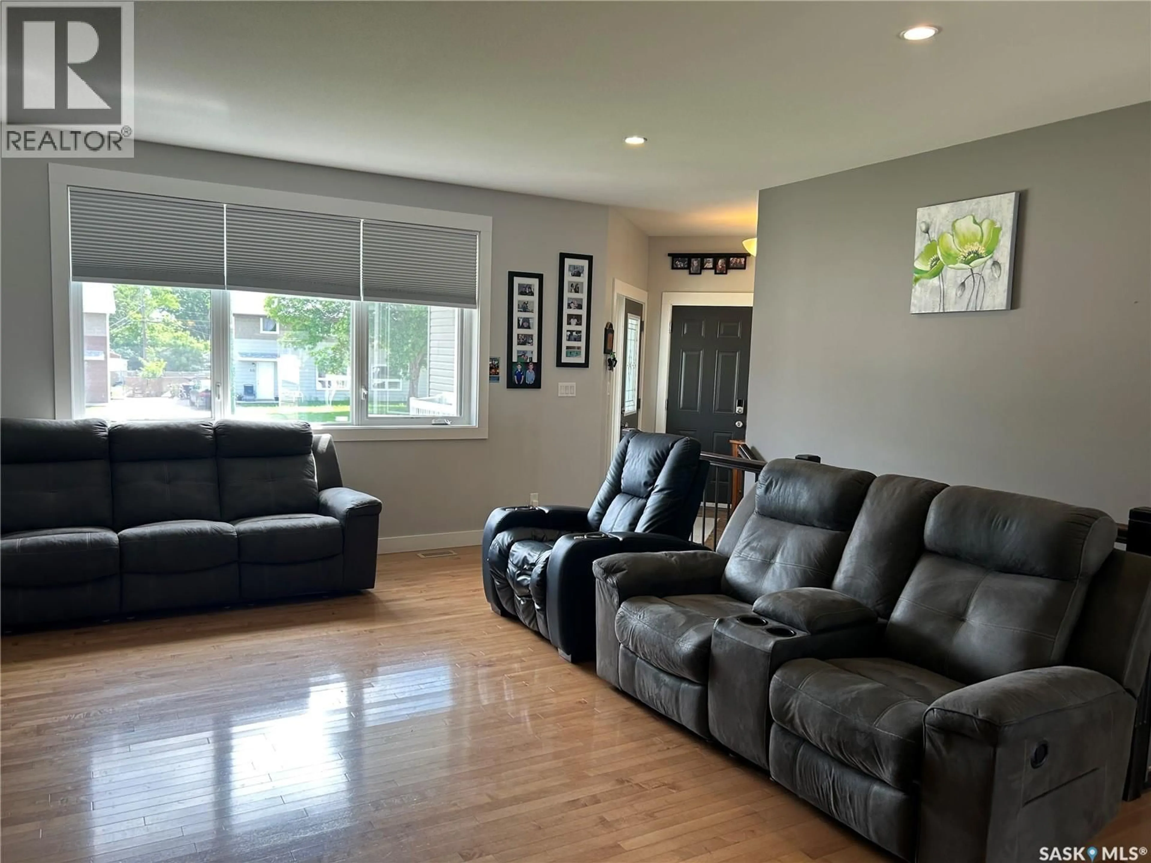 Living room with furniture, unknown for 832 7TH AVENUE, Moose Jaw Saskatchewan S6H1M7