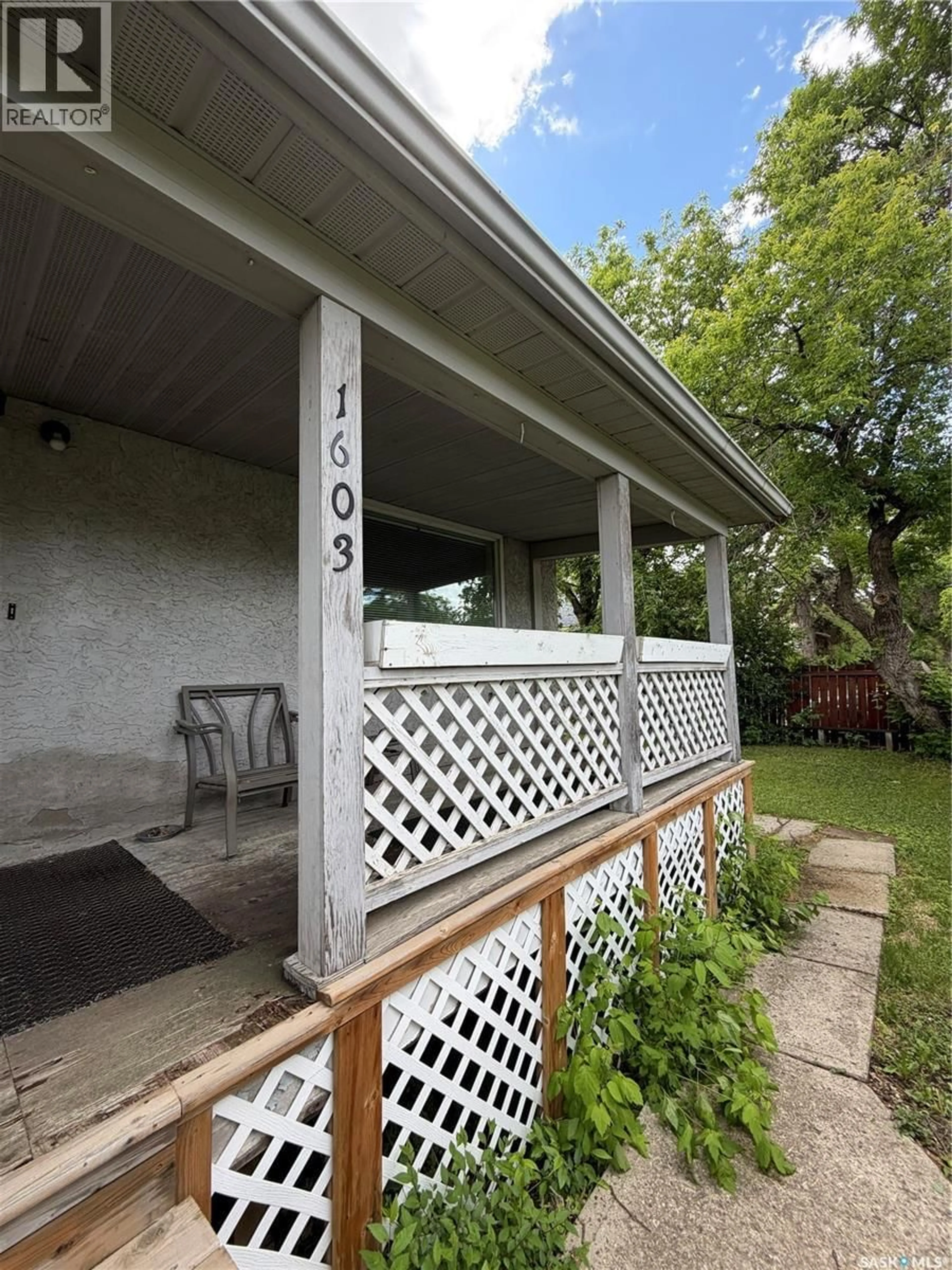 Patio, street for 1603 GARNET STREET, Regina Saskatchewan S4T2Z1