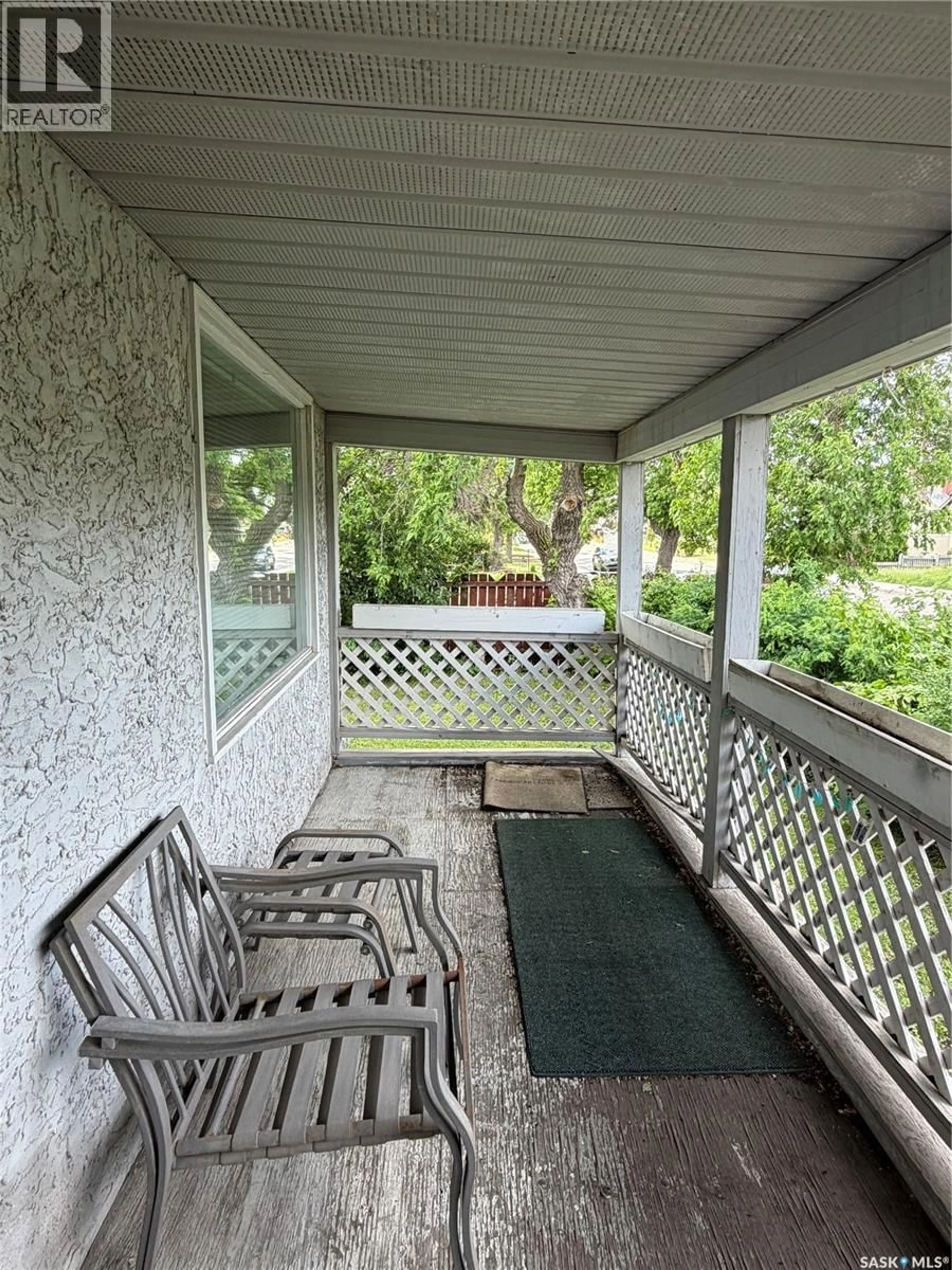 Patio, water/lake/river/ocean view for 1603 GARNET STREET, Regina Saskatchewan S4T2Z1