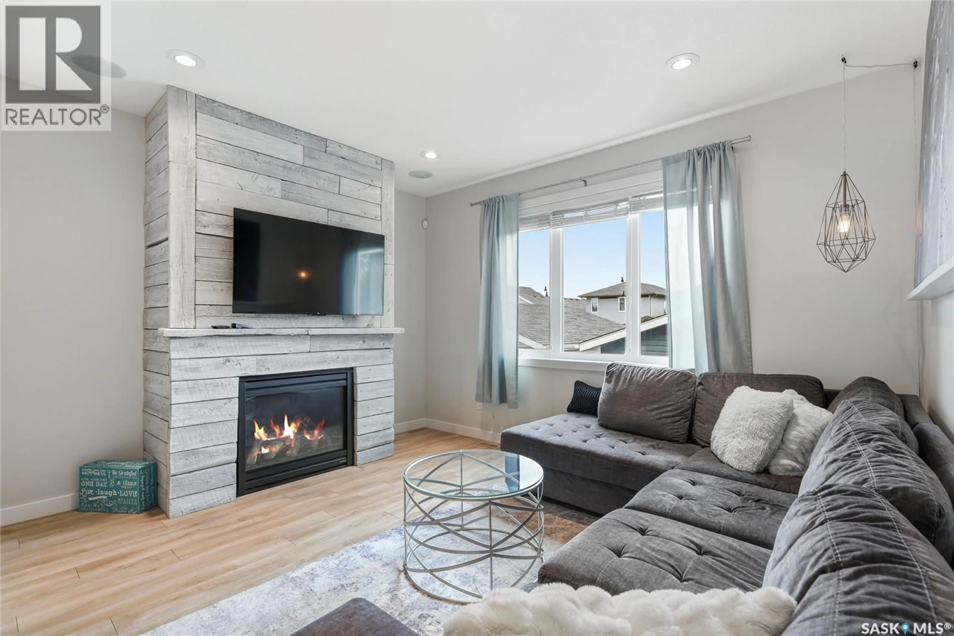 Living room with furniture, unknown for 1105 JURASIN STREET, Regina Saskatchewan S4X0K1