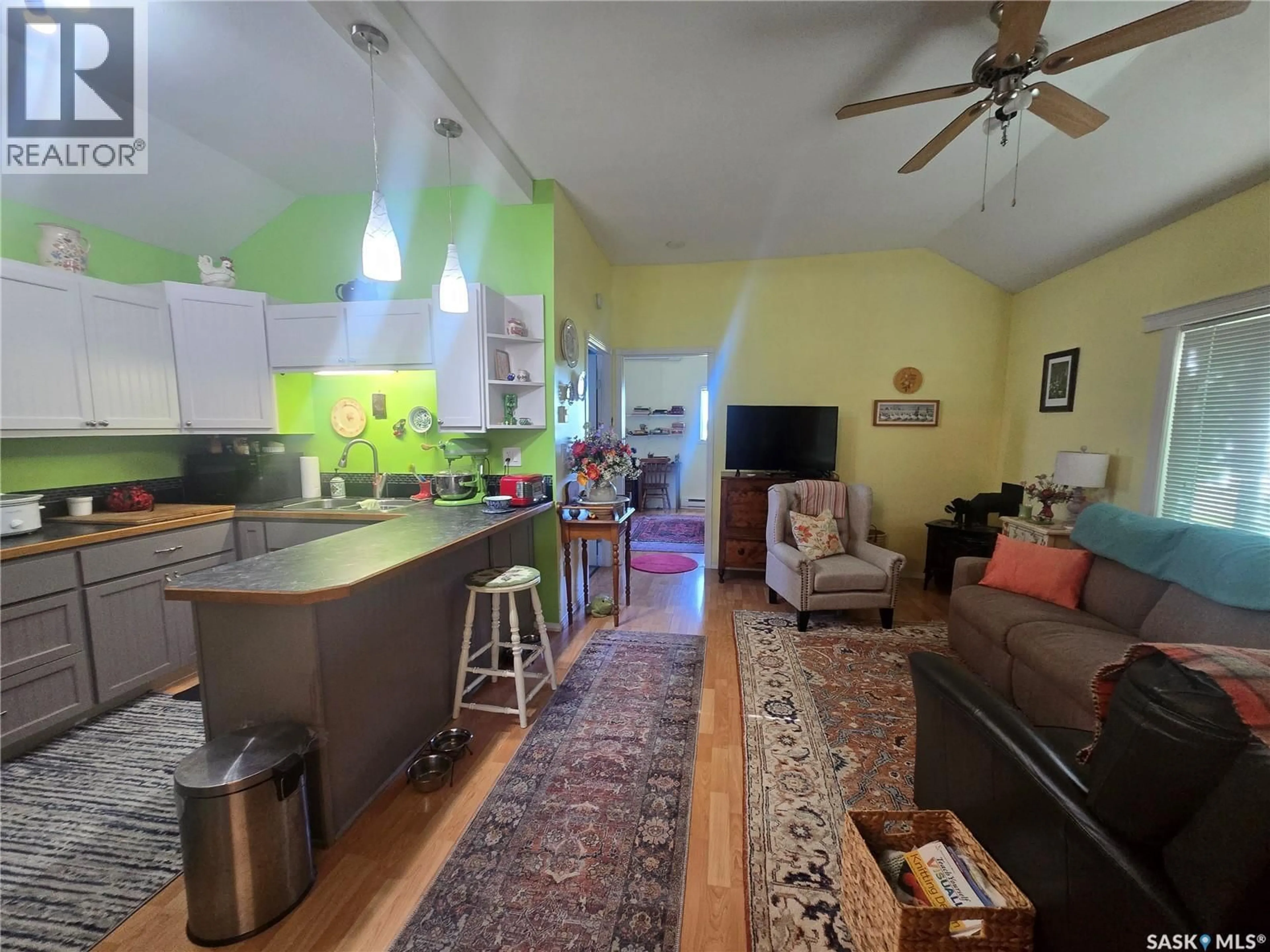 Open concept kitchen, unknown for 200 RAILWAY AVENUE, Forget Saskatchewan S0C0X0