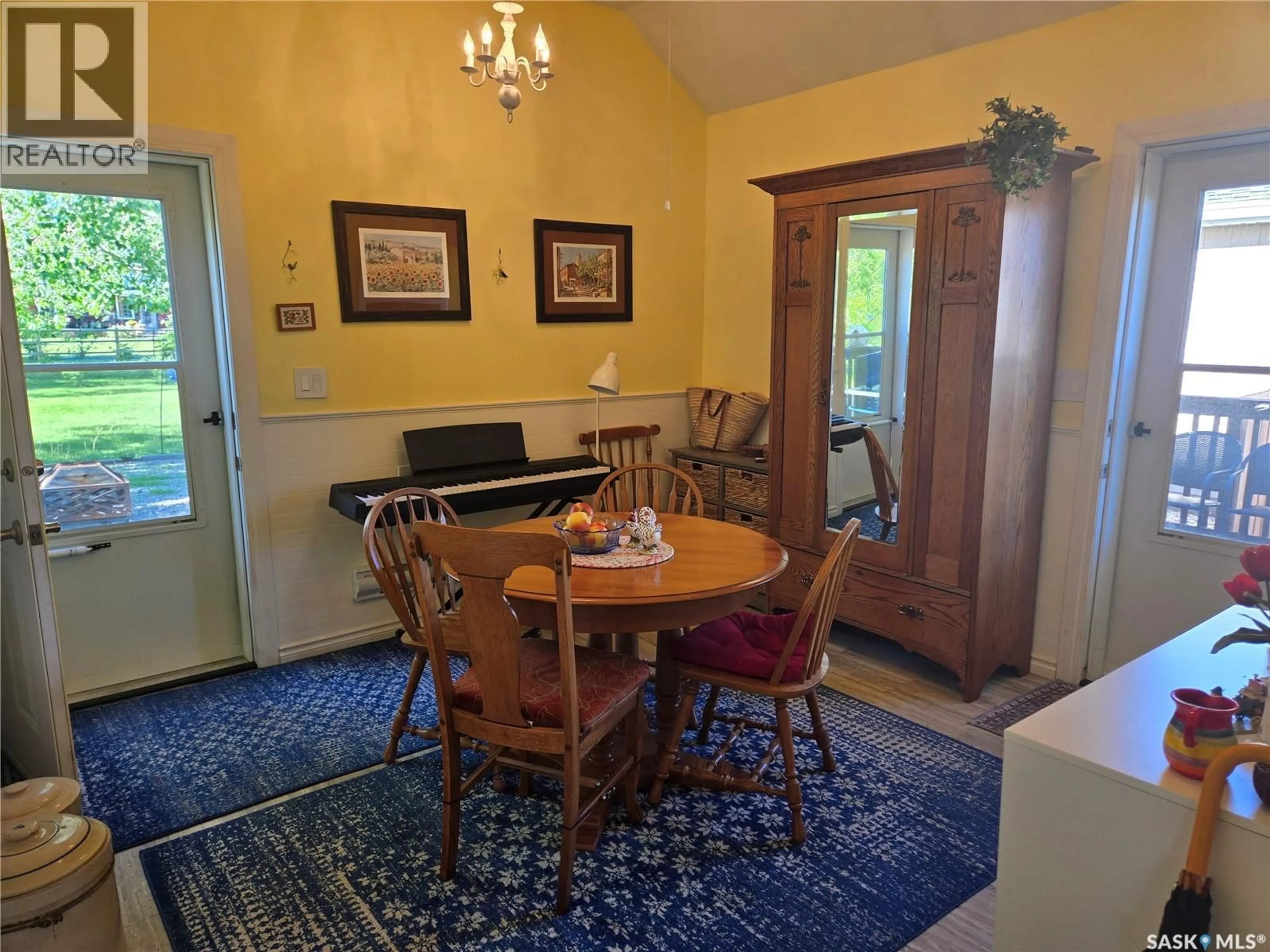 Dining room, unknown for 200 RAILWAY AVENUE, Forget Saskatchewan S0C0X0
