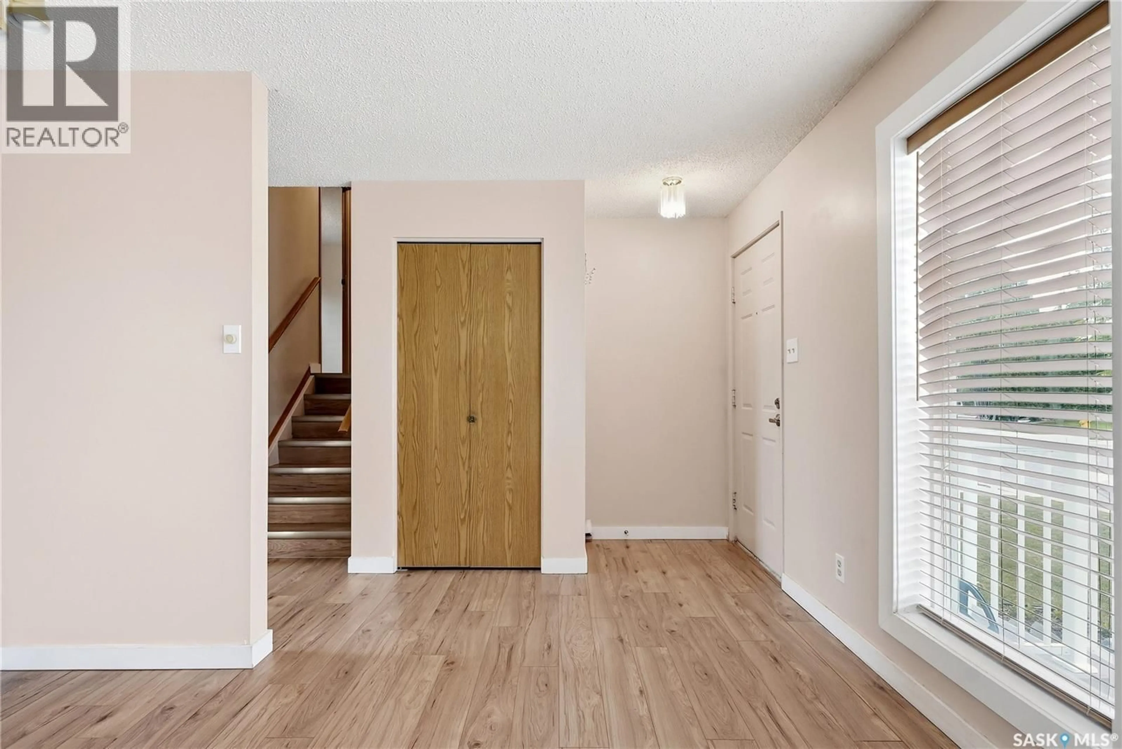 Indoor entryway for 534 NESBITT LANE, Saskatoon Saskatchewan S7L6K9