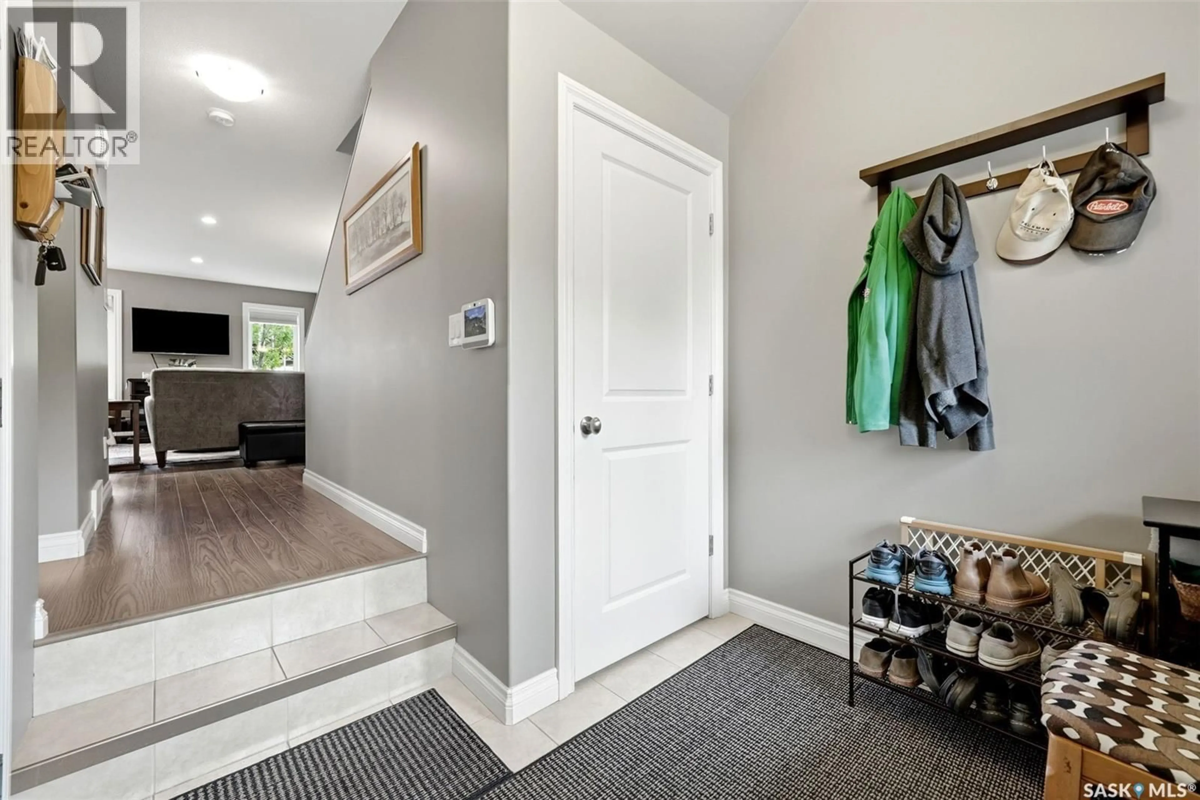 Indoor entryway for 163 DEMARCO POINTE LANE, Regina Saskatchewan S4T1E8