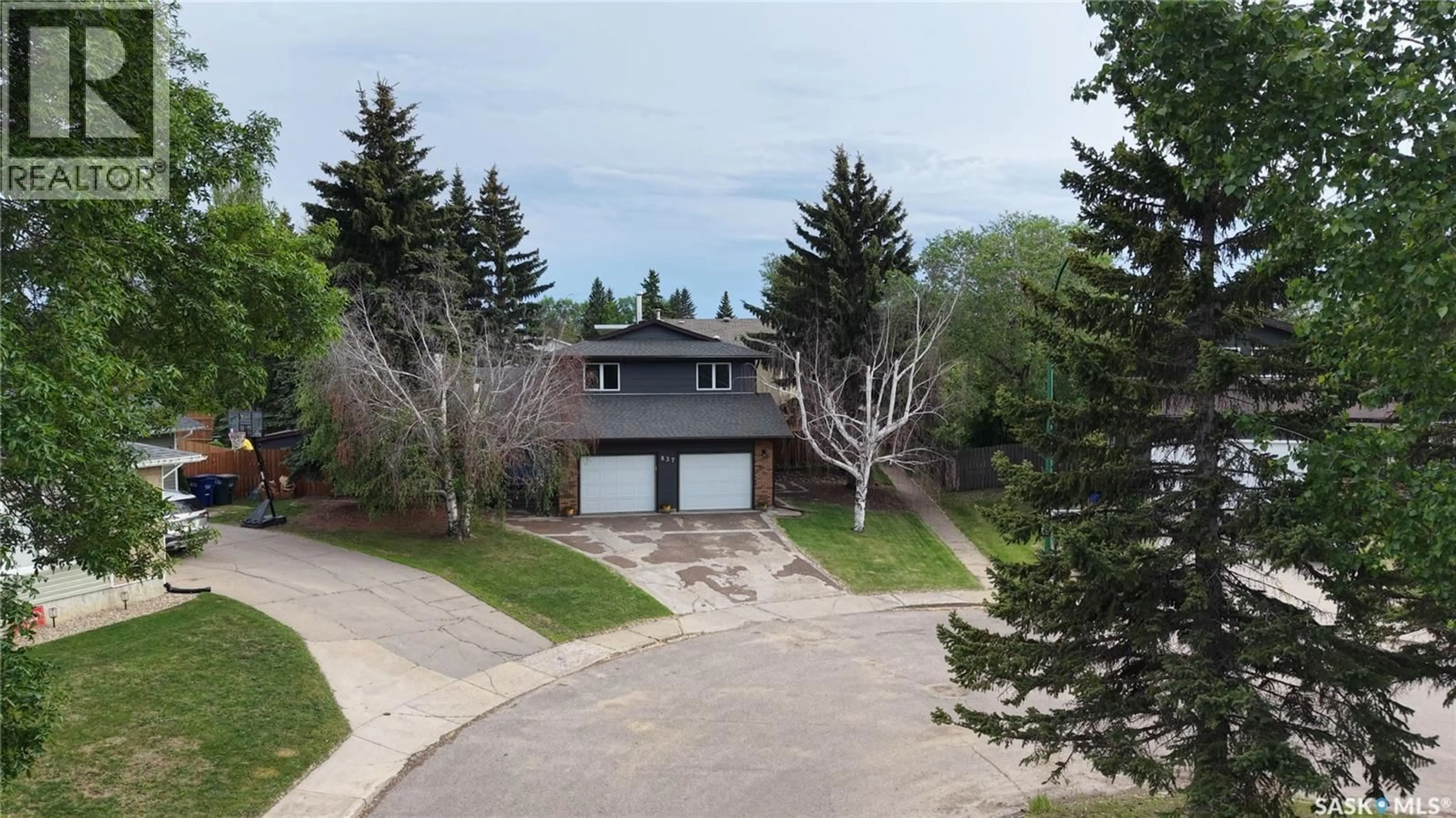 A pic from outside/outdoor area/front of a property/back of a property/a pic from drone, street for 837 CONROY PLACE, Prince Albert Saskatchewan S6V6Y7