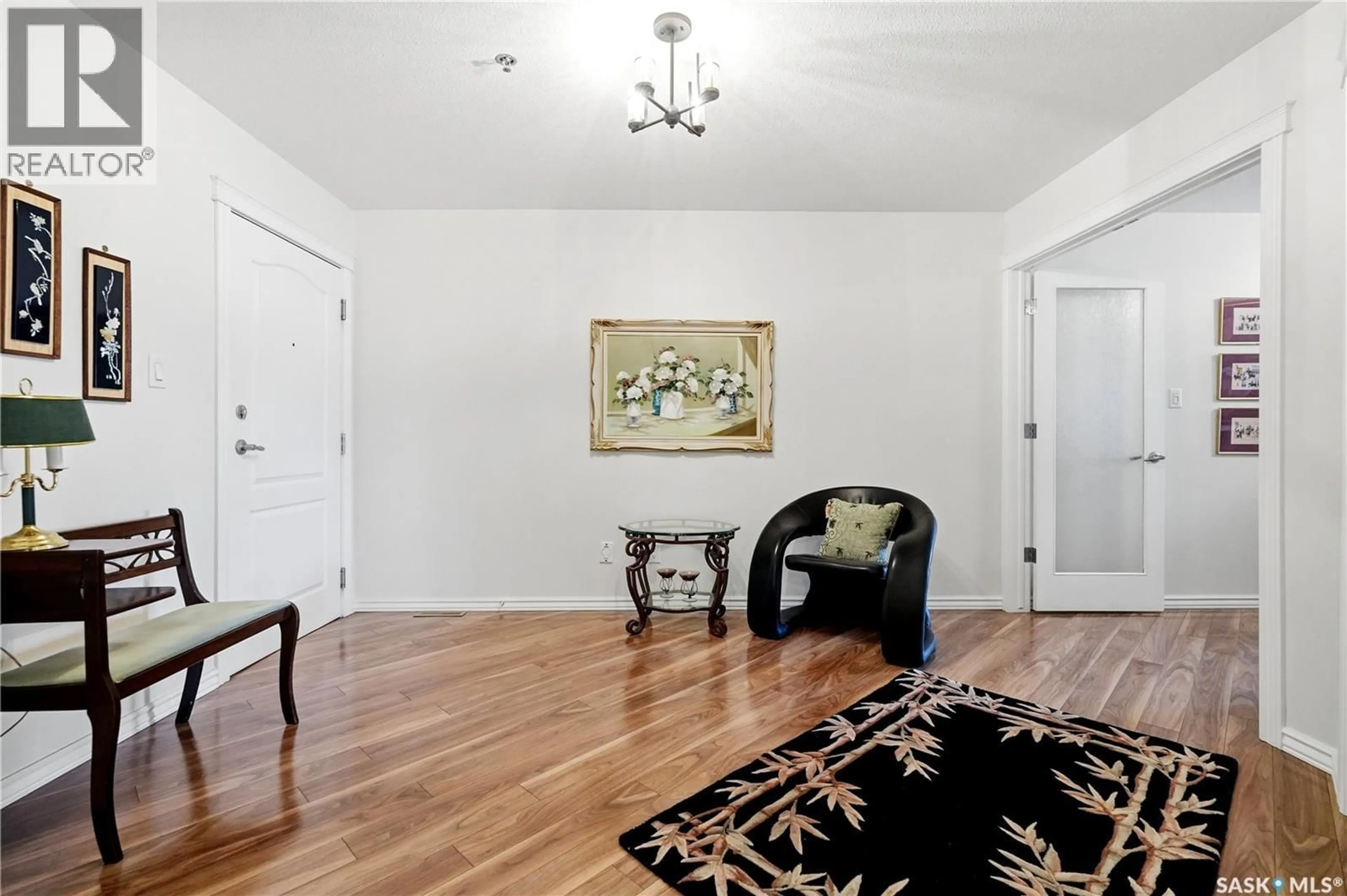 Indoor foyer for #203 - 2100 ARENS ROAD, Regina Saskatchewan S4V1K7