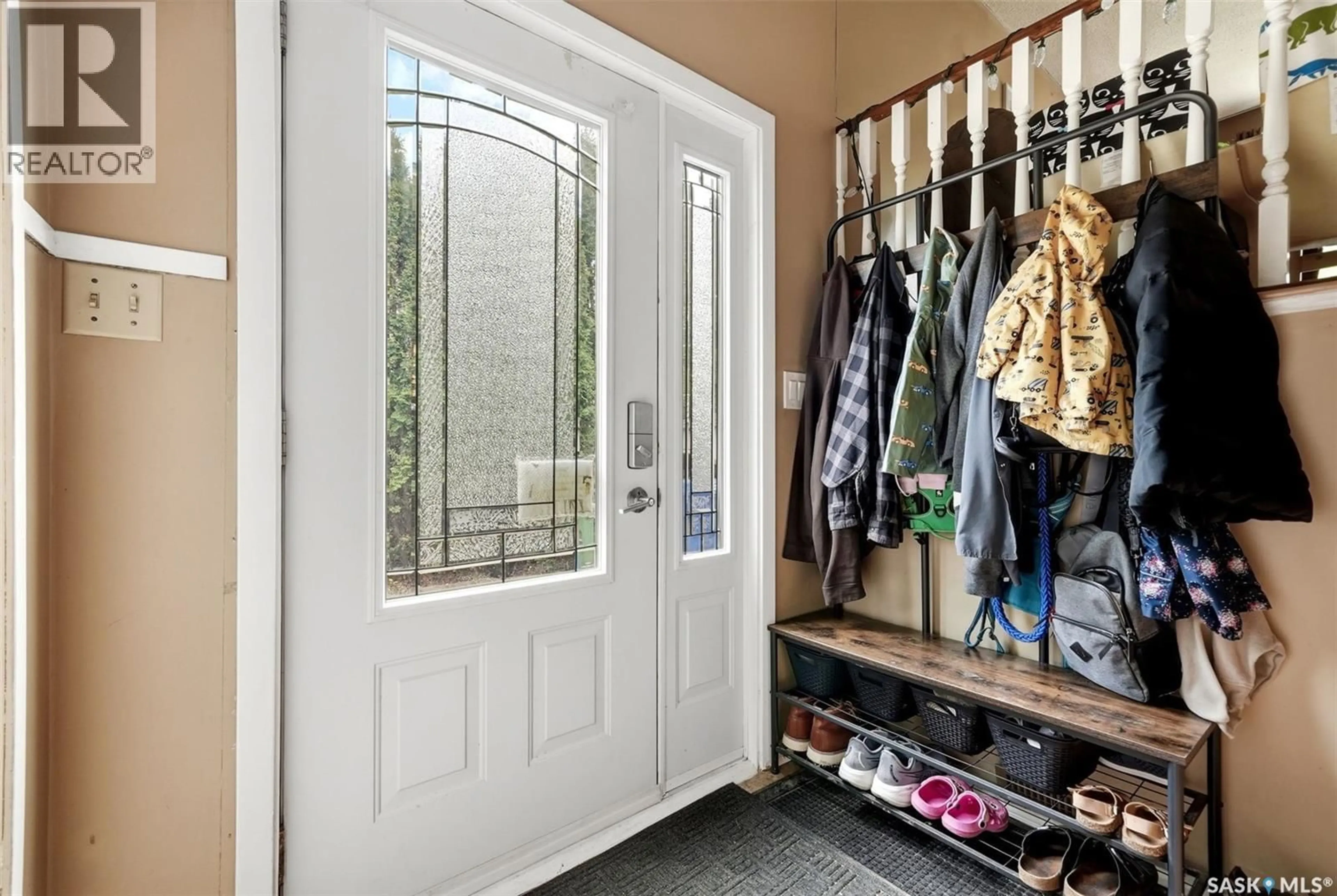 Indoor entryway for 22 SALEMKA CRESCENT, Regina Saskatchewan S4R7S1