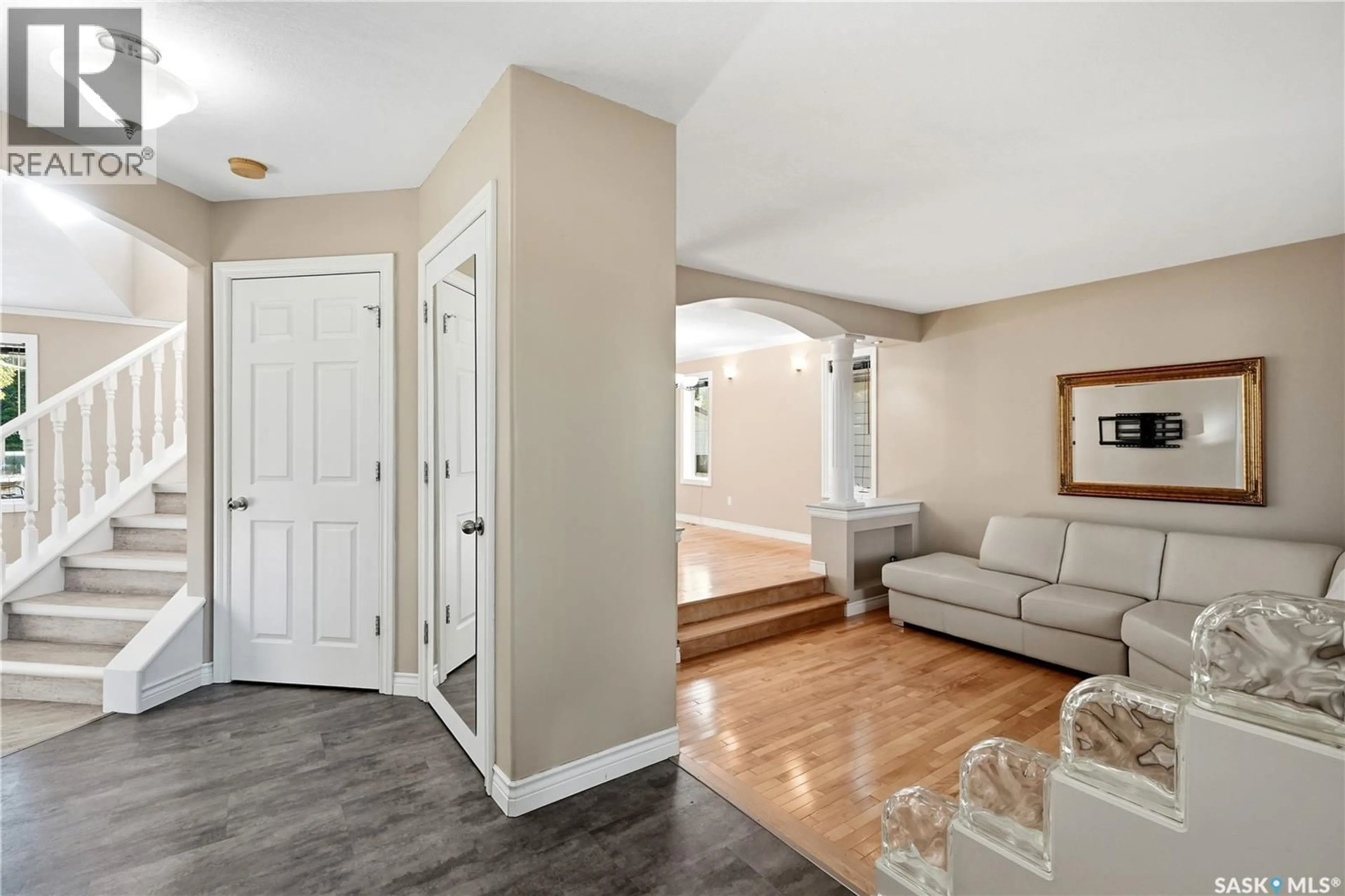 Indoor entryway for 1358 FORGET STREET, Regina Saskatchewan S4T4Y1