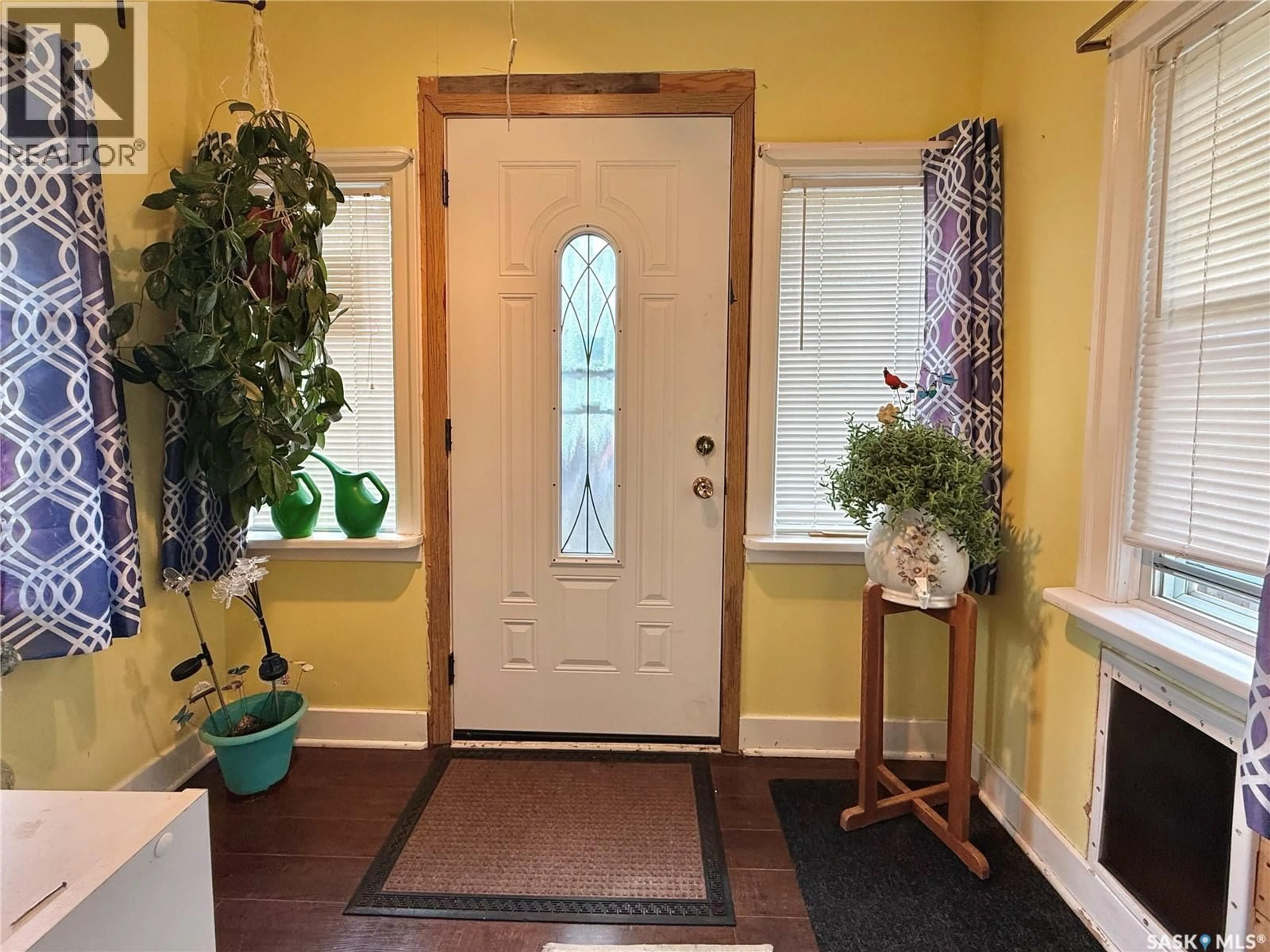 Indoor entryway for 309 MAIN STREET, Maymont Saskatchewan S0M1T0