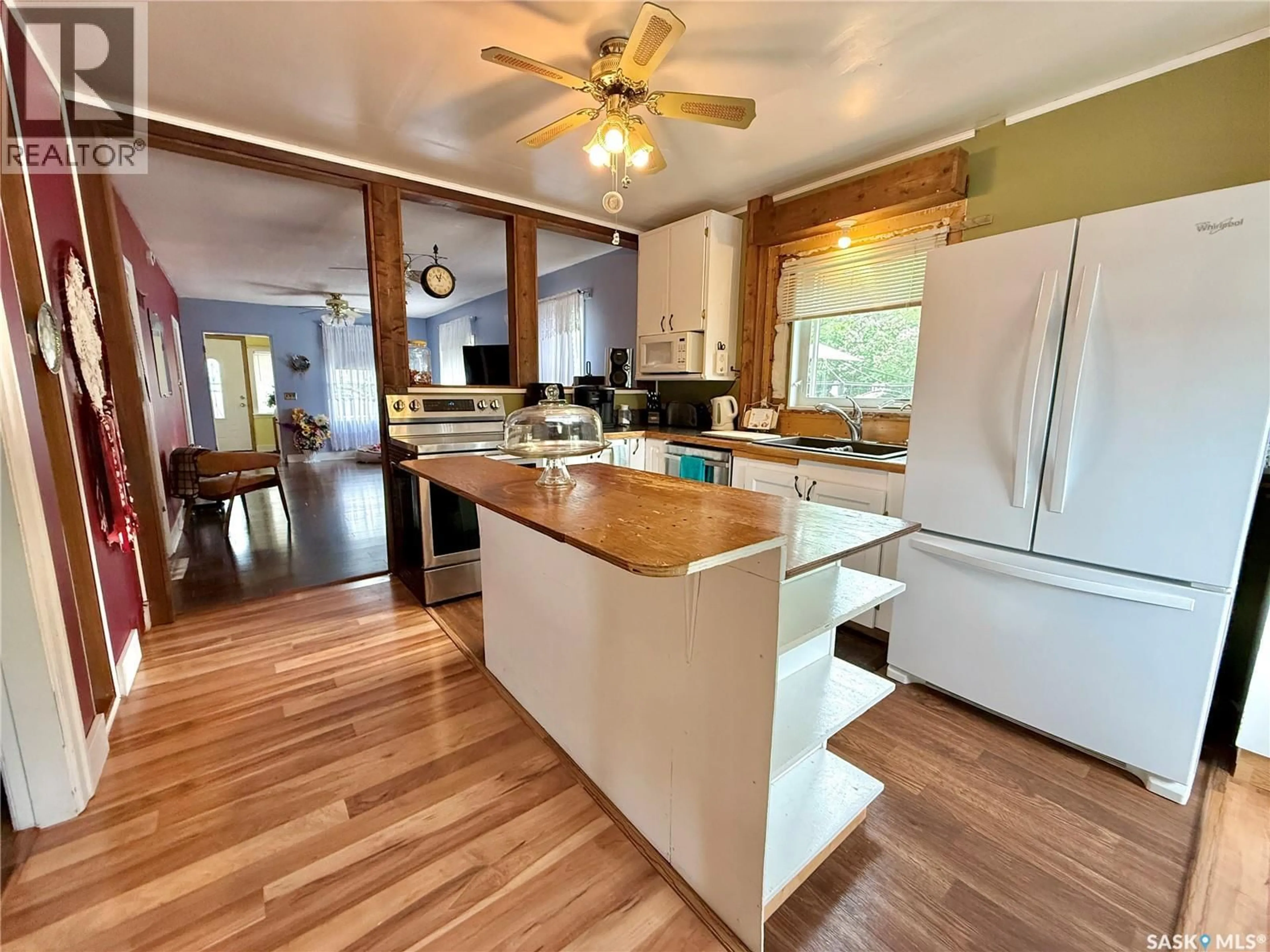 Open concept kitchen, unknown for 309 MAIN STREET, Maymont Saskatchewan S0M1T0